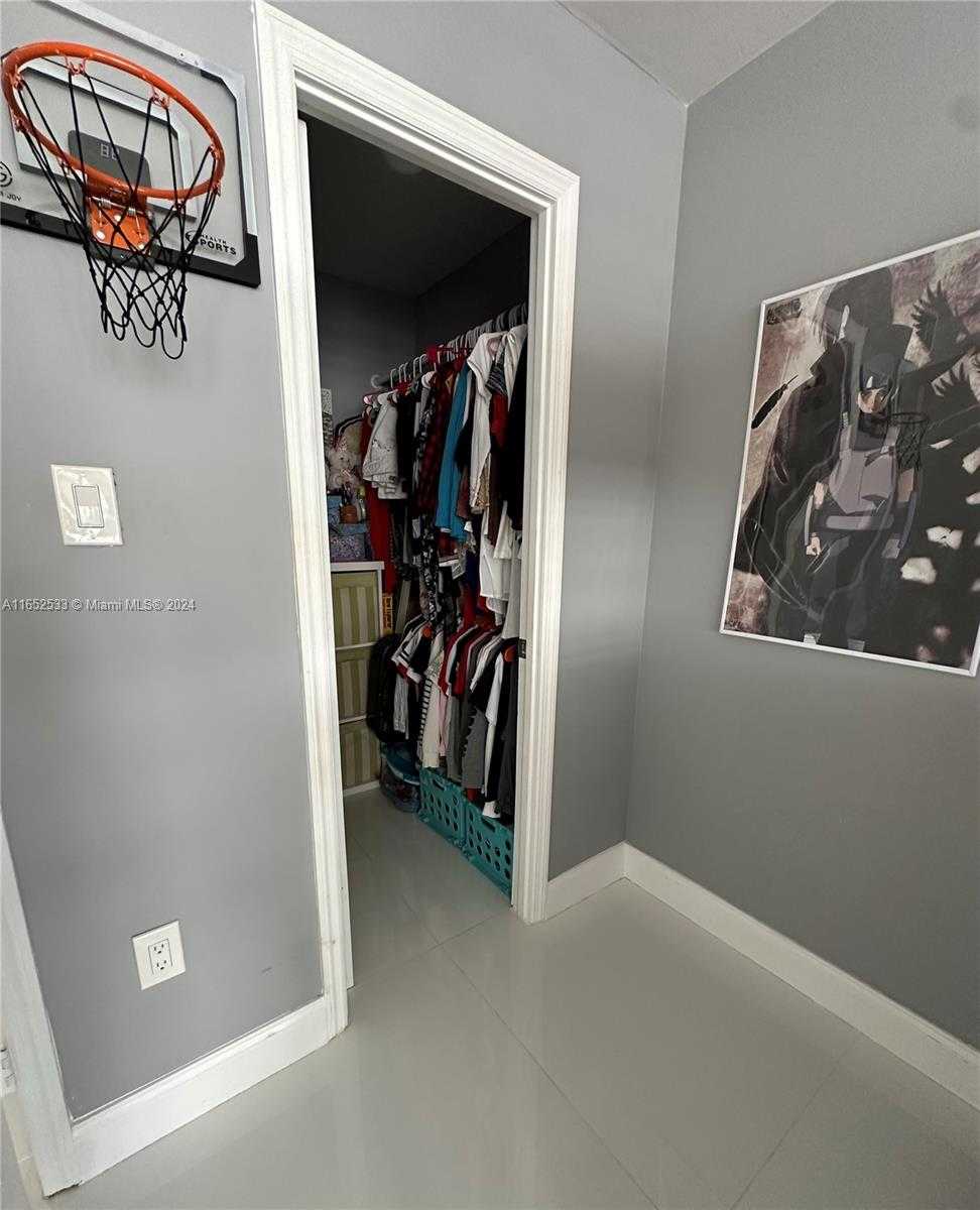 Small Image of 18031 BISCAYNE BLVD #1204, Aventura Number 22