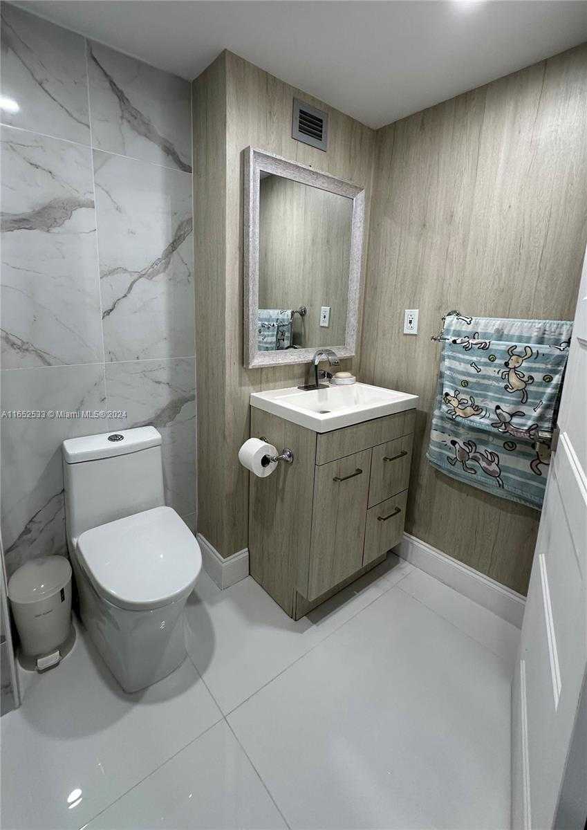 Small Image of 18031 BISCAYNE BLVD #1204, Aventura Number 23
