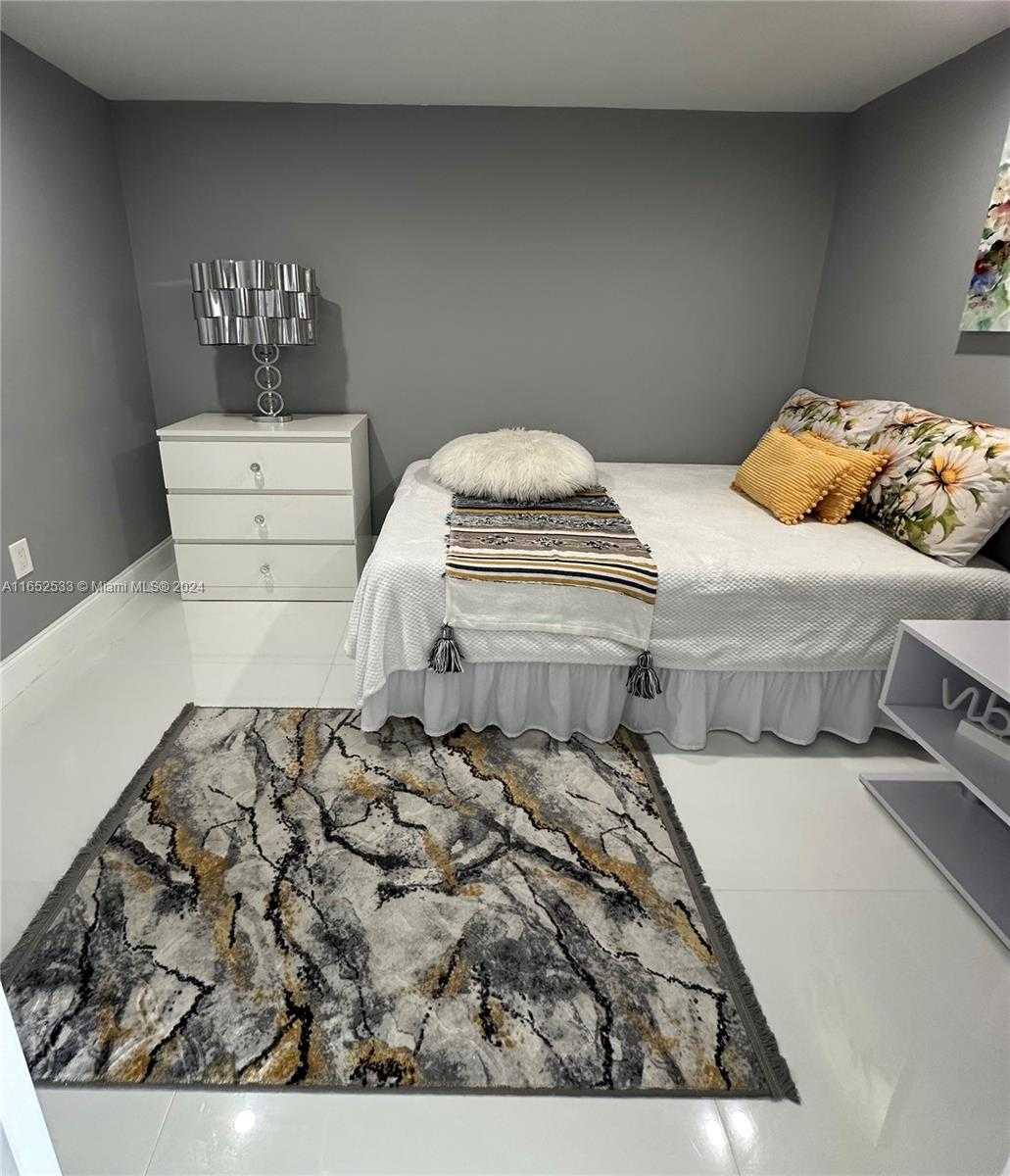 Small Image of 18031 BISCAYNE BLVD #1204, Aventura Number 24