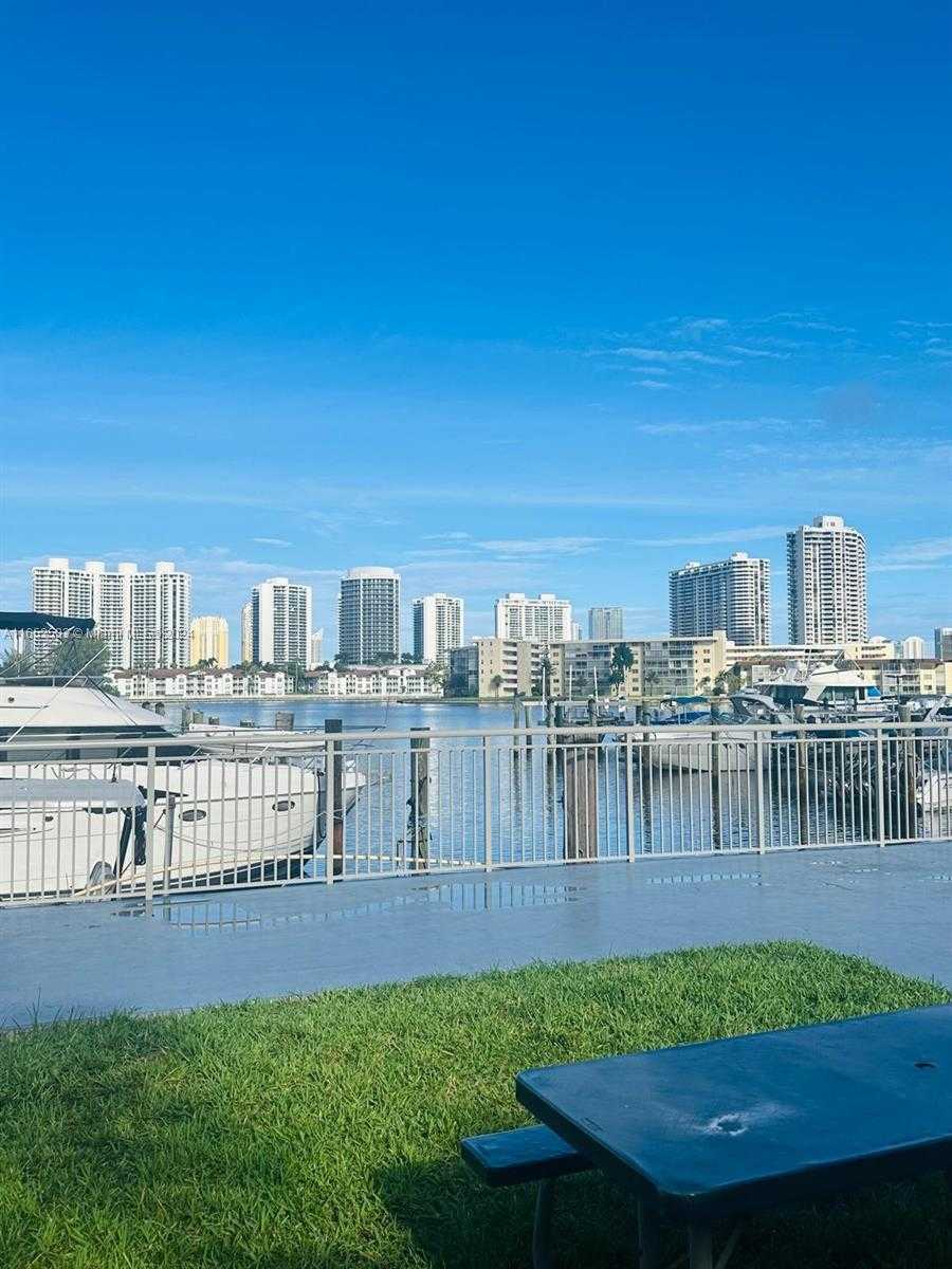 Small Image of 18031 BISCAYNE BLVD #1204, Aventura Number 31