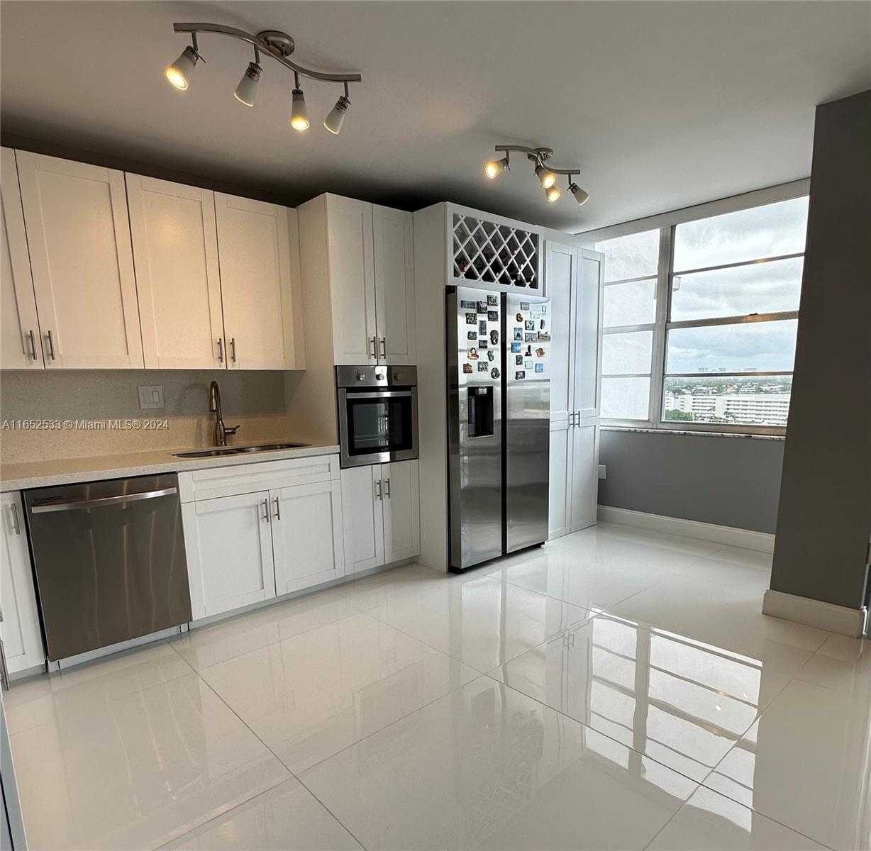 Small Image of 18031 BISCAYNE BLVD #1204, Aventura Number 9