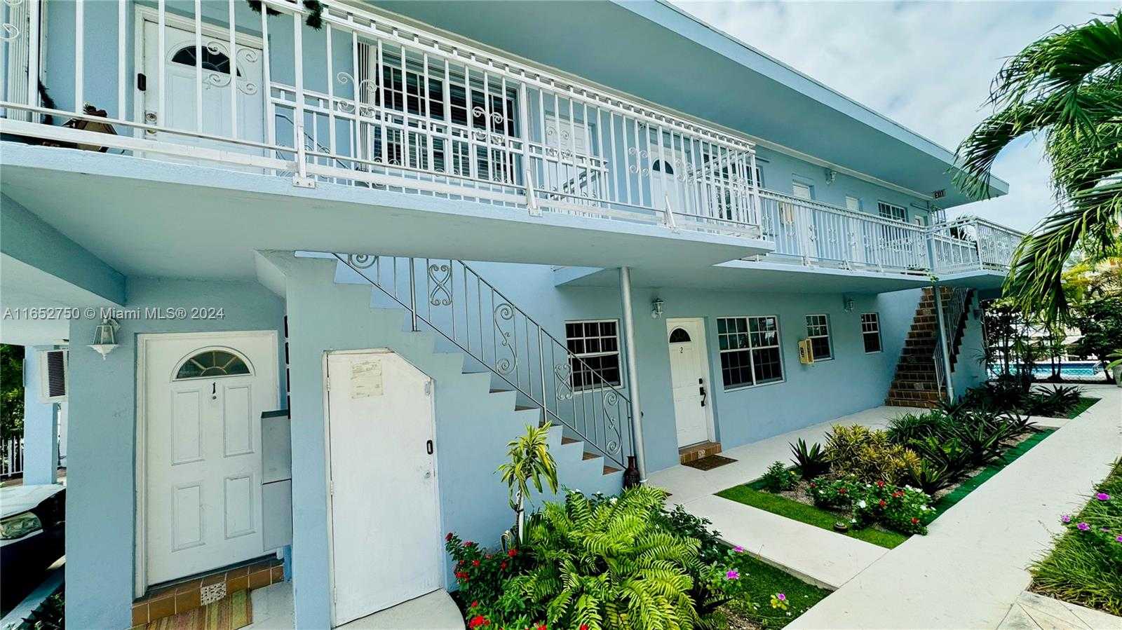 Small Image of 8000 TATUM WATERWAY DR #1, Miami Beach Number 2