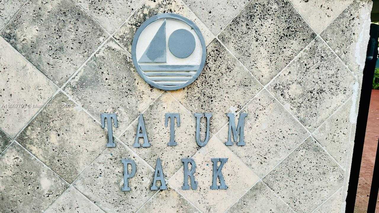 Small Image of 8000 TATUM WATERWAY DR #1, Miami Beach Number 25