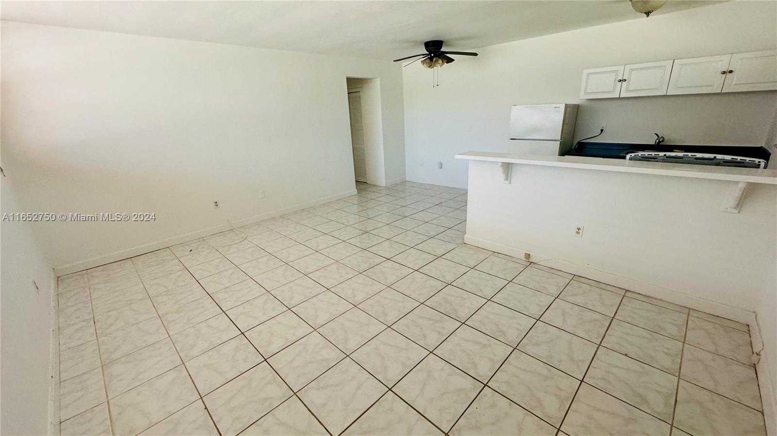 Small Image of 8000 TATUM WATERWAY DR #1, Miami Beach Number 3