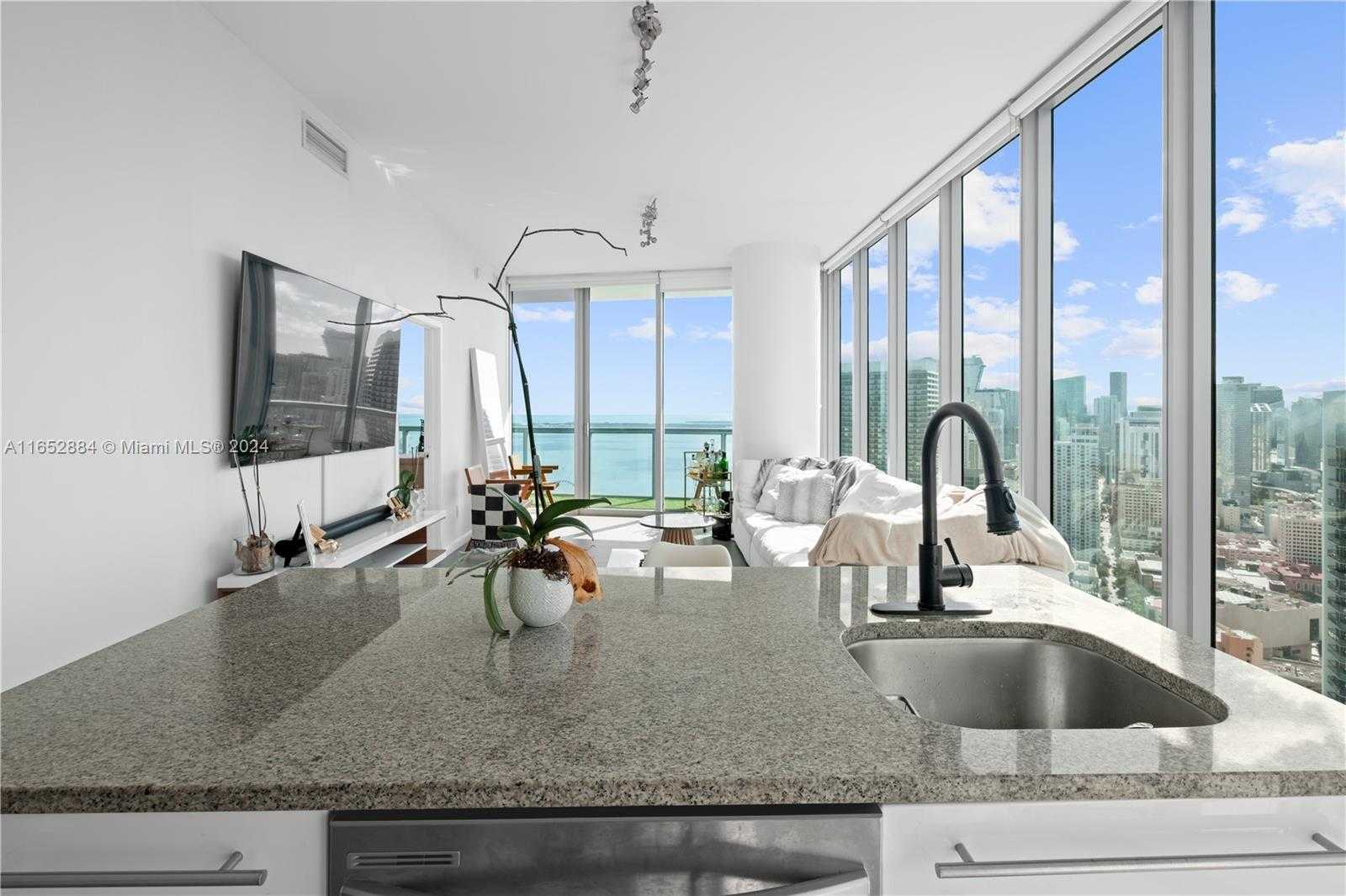 Small Image of 888 BISCAYNE BLVD #4801, Miami Number 12