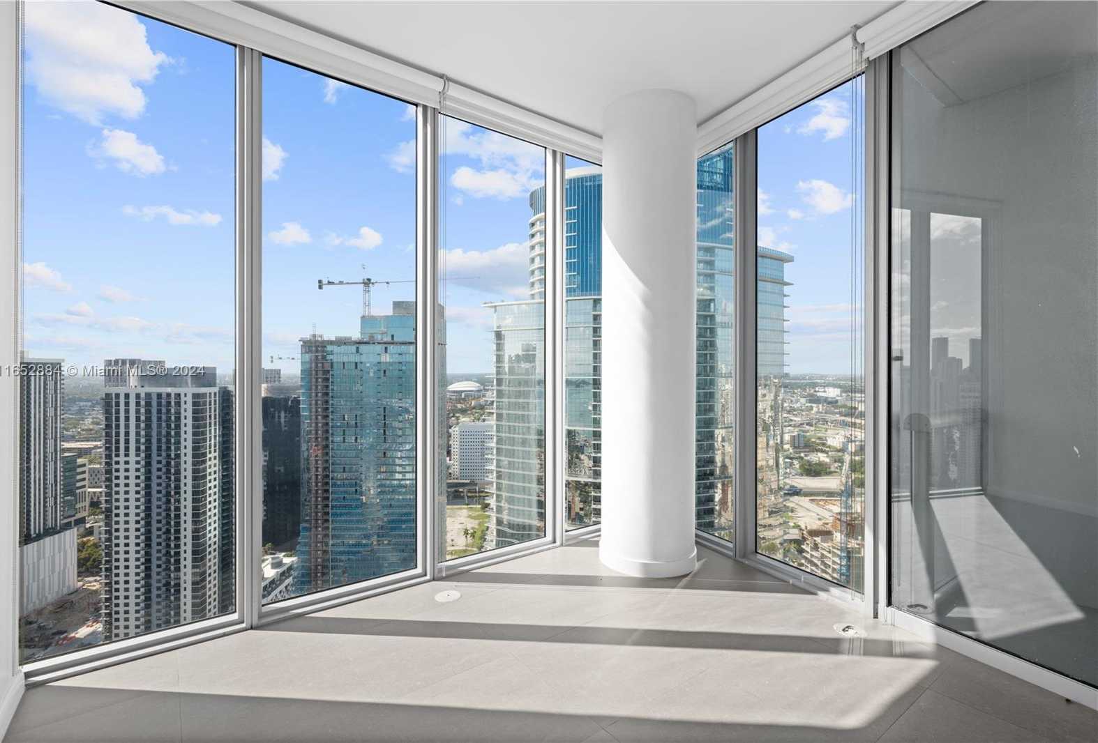 Small Image of 888 BISCAYNE BLVD #4801, Miami Number 16
