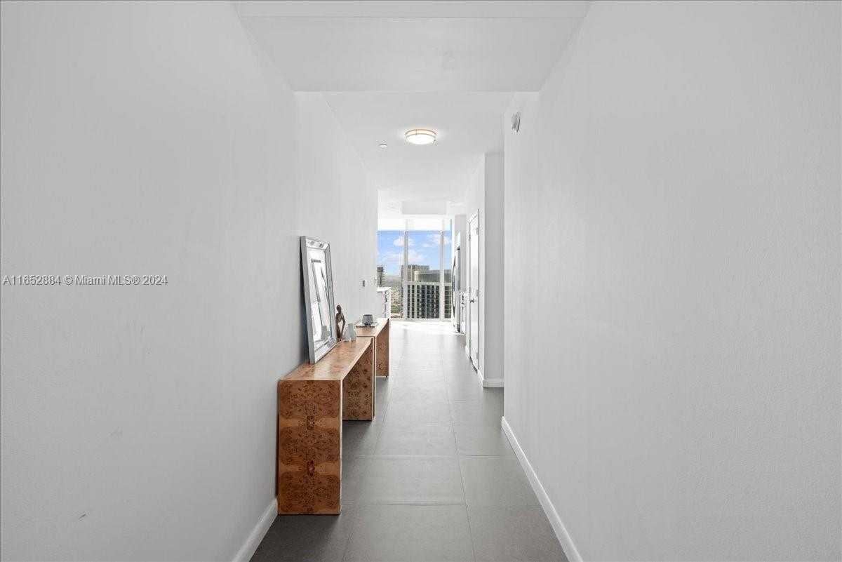 Small Image of 888 BISCAYNE BLVD #4801, Miami Number 20