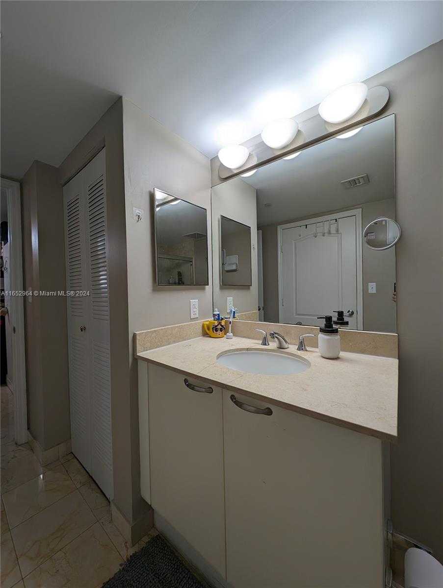 Small Image of 2101 BRICKELL AVE #508, Miami Number 2