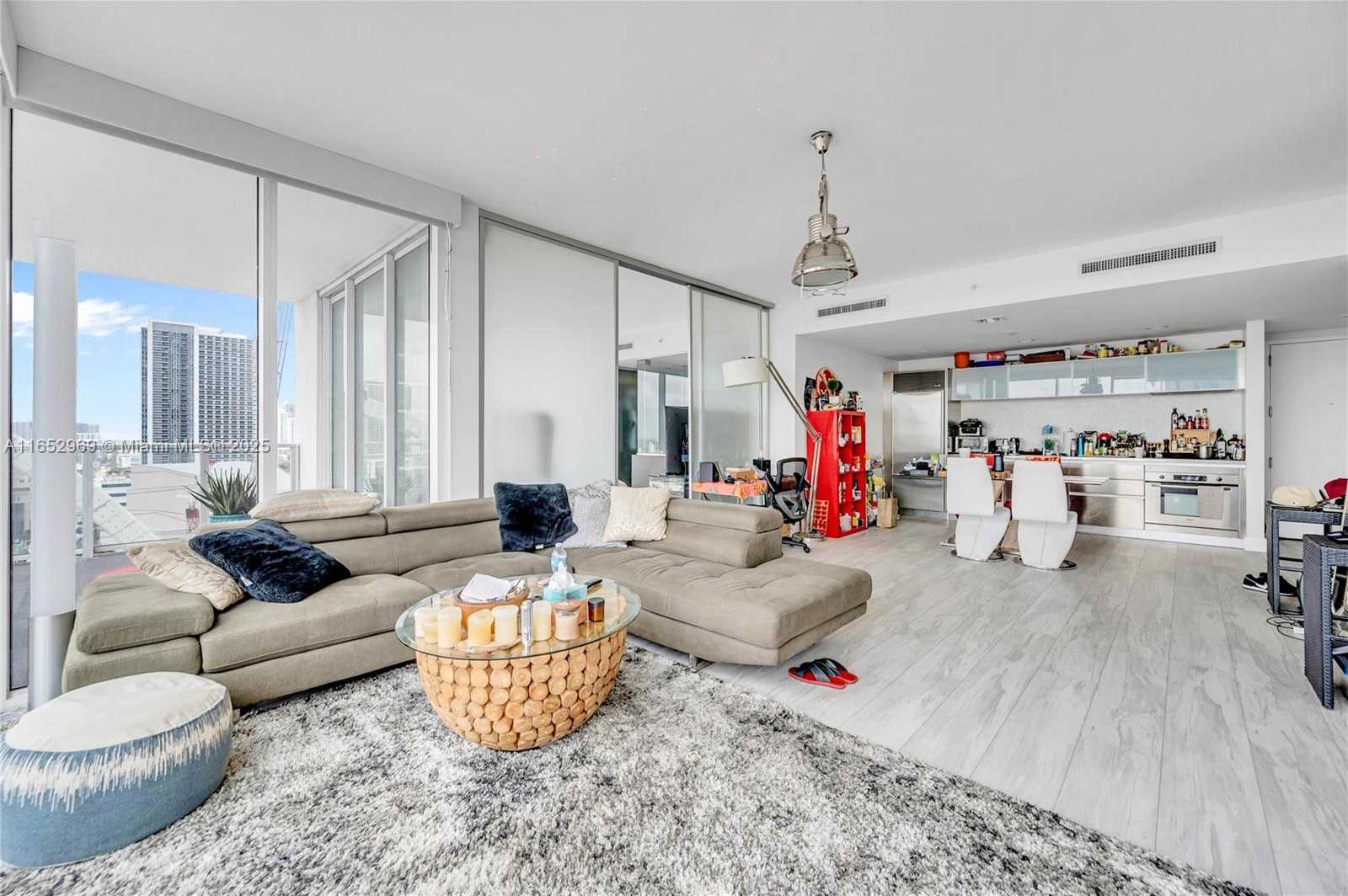 Small Image of 1040 BISCAYNE BLVD #1706, Miami Number 63