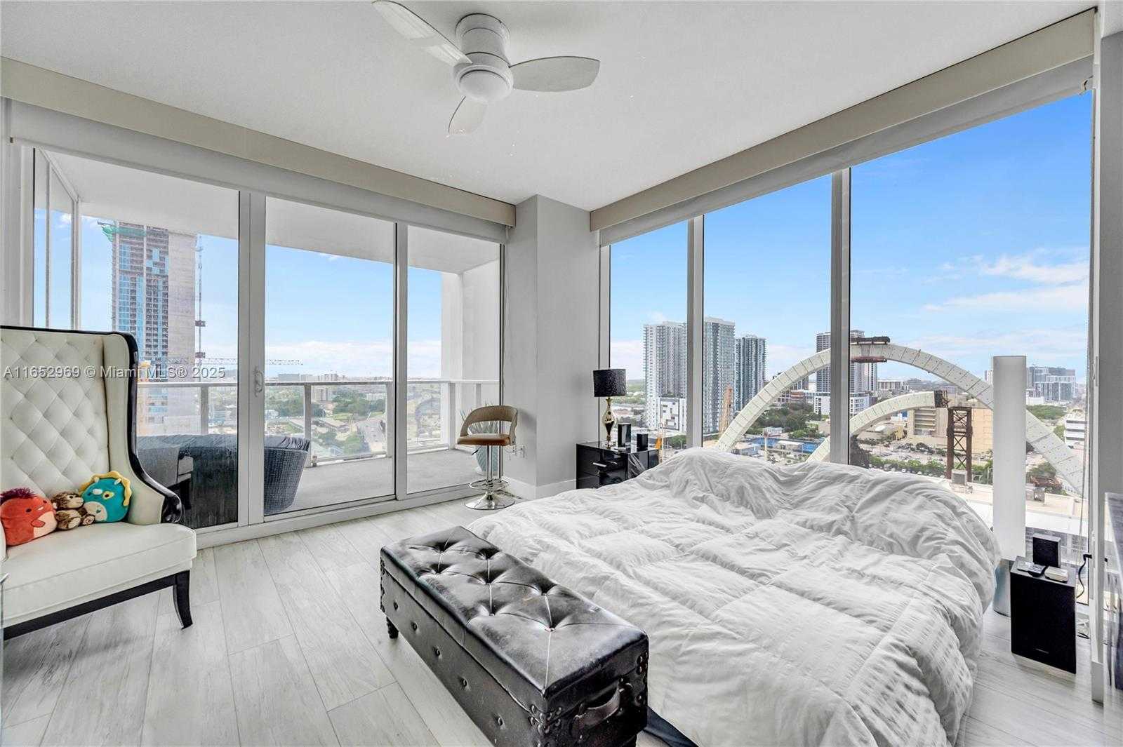 Small Image of 1040 BISCAYNE BLVD #1706, Miami Number 65