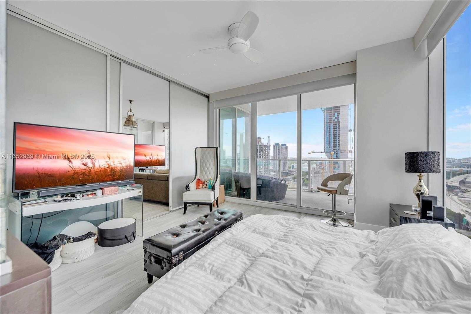 Small Image of 1040 BISCAYNE BLVD #1706, Miami Number 66
