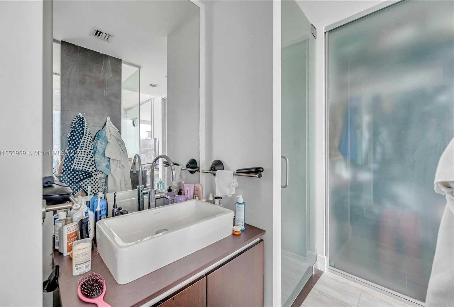 Small Image of 1040 BISCAYNE BLVD #1706, Miami Number 68