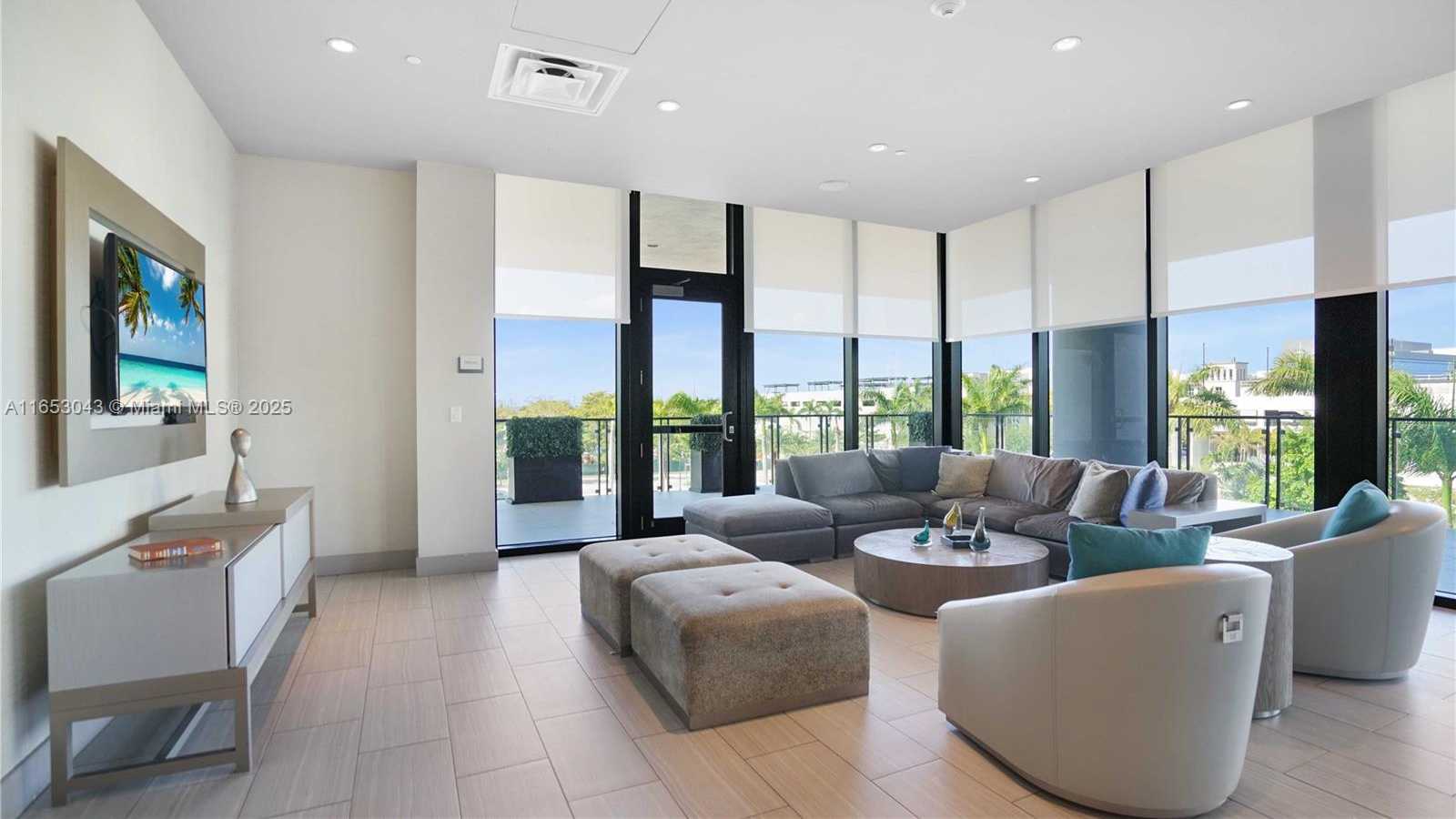Small Image of 5300 PASEO BLVD #1611, Doral Number 24