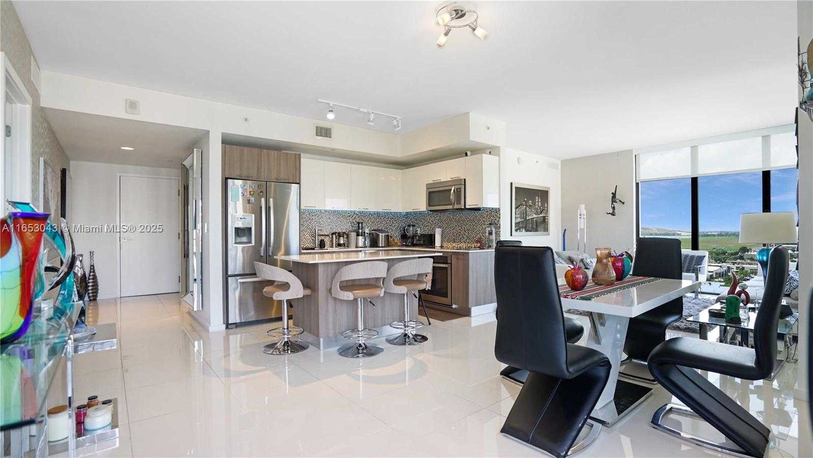 Small Image of 5300 PASEO BLVD #1611, Doral Number 3