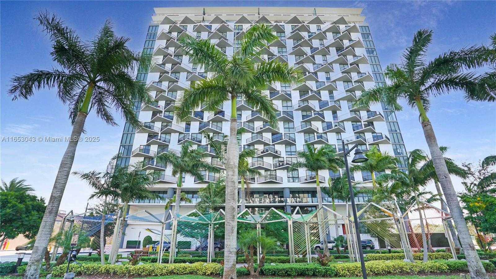 Small Image of 5300 PASEO BLVD #1611, Doral Number 32