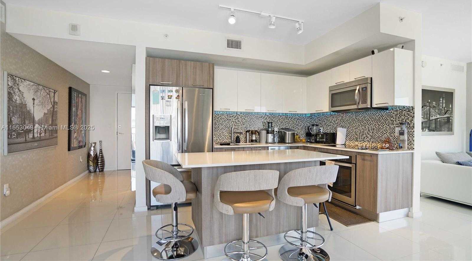 Small Image of 5300 PASEO BLVD #1611, Doral Number 4