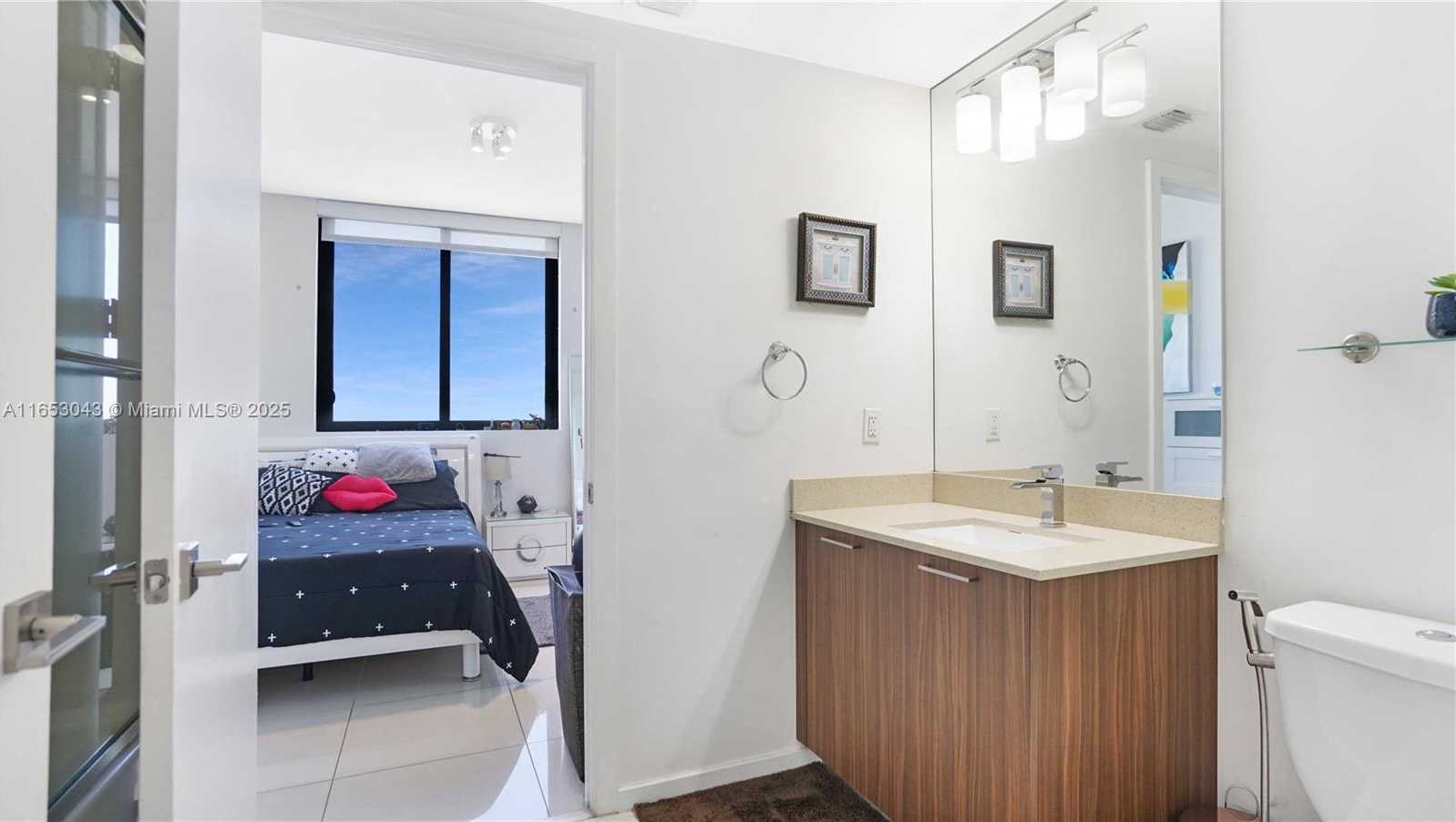 Small Image of 5300 PASEO BLVD #1611, Doral Number 9