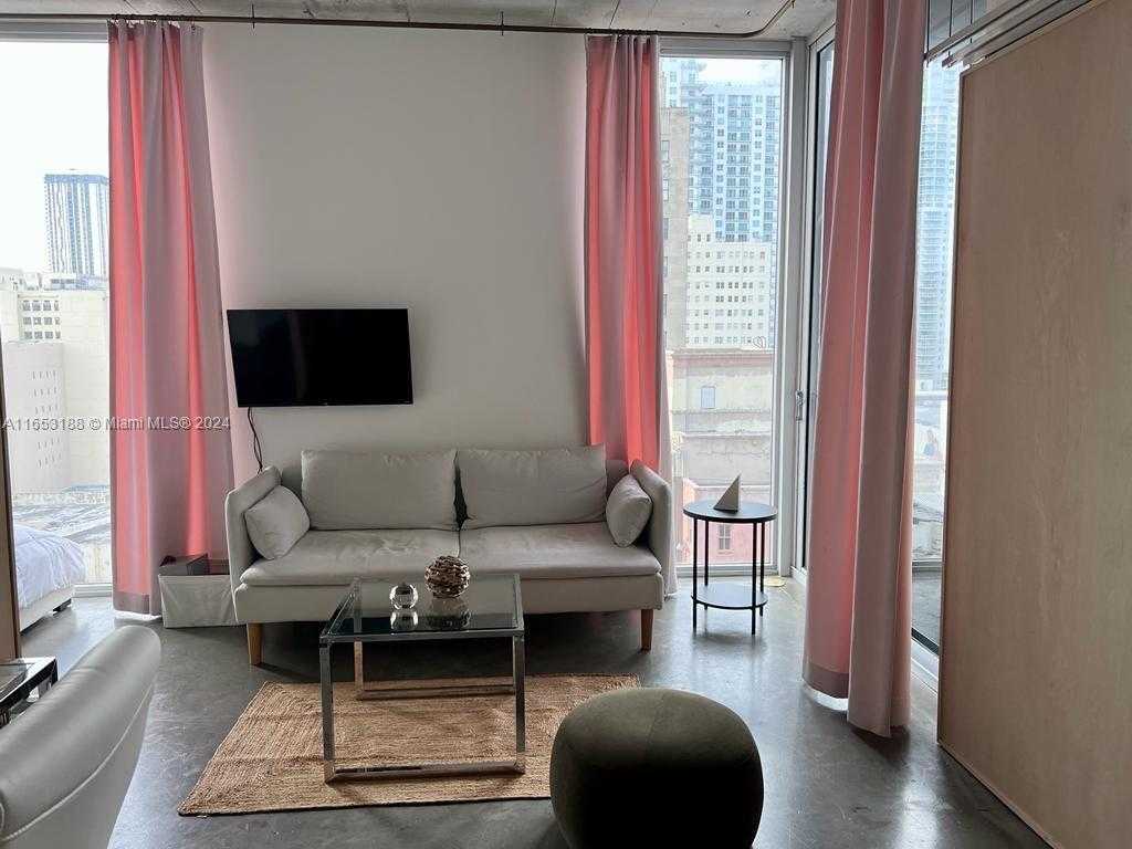 Small Image of 151 #1404, Miami Number 13