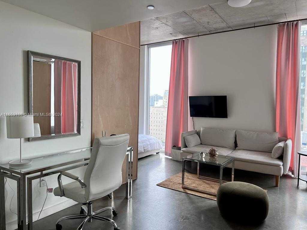 Small Image of 151 #1404, Miami Number 9
