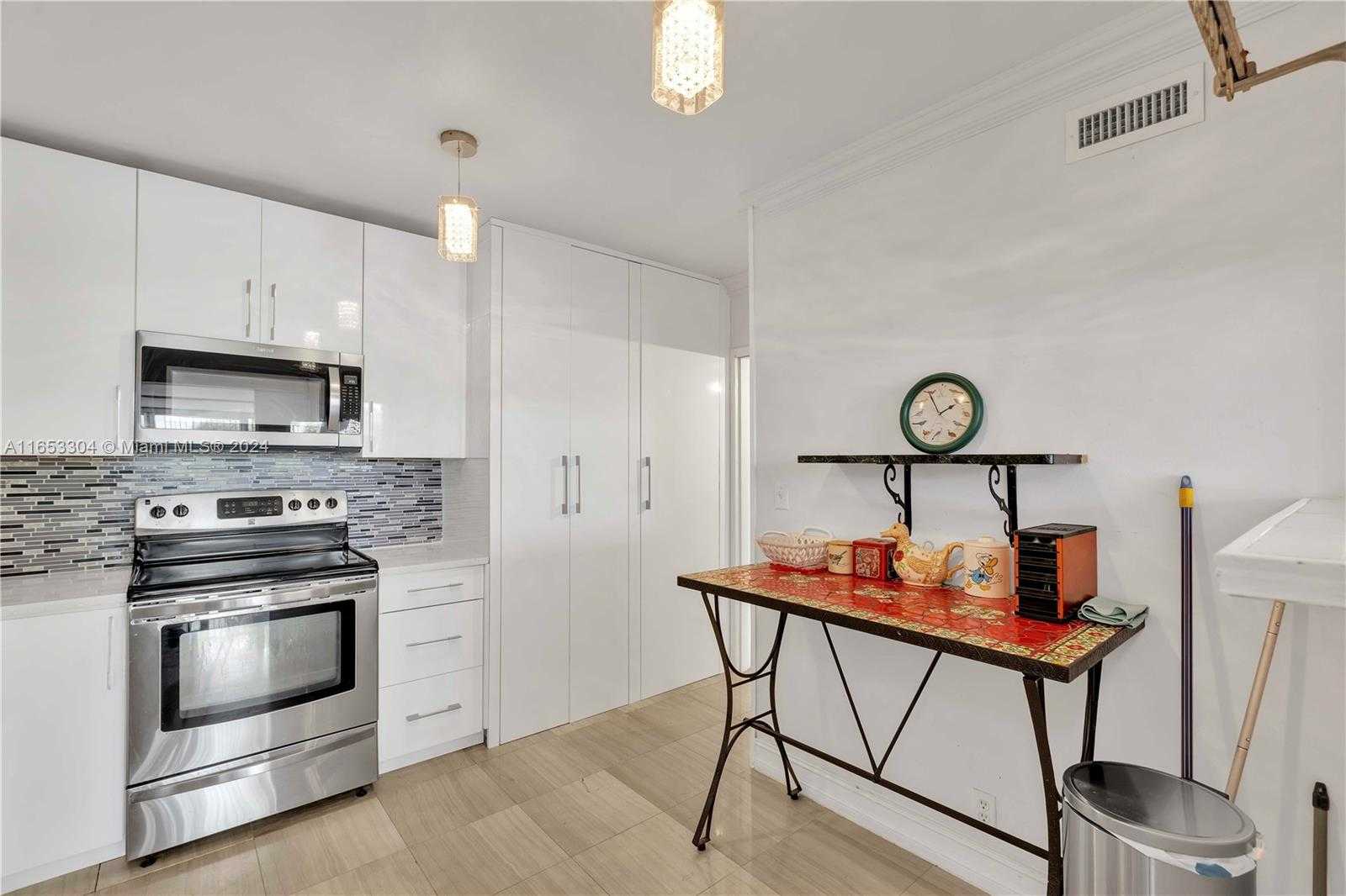 Small Image of 900 BAY DR #125, Miami Beach Number 10