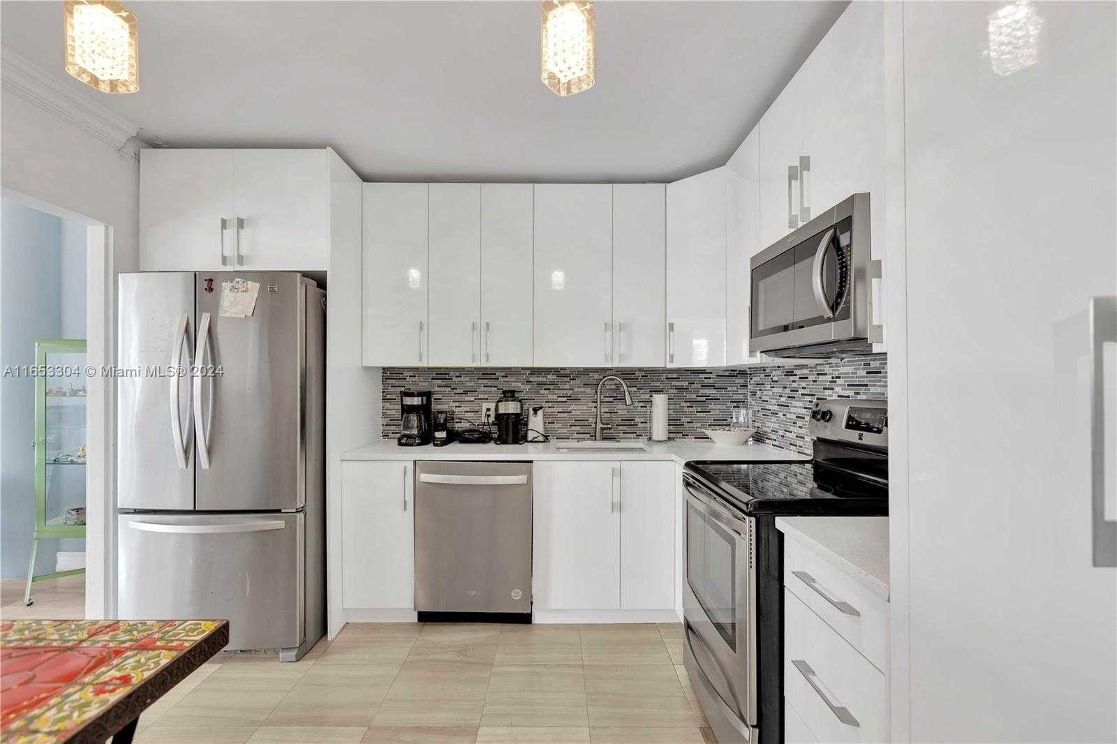Small Image of 900 BAY DR #125, Miami Beach Number 11