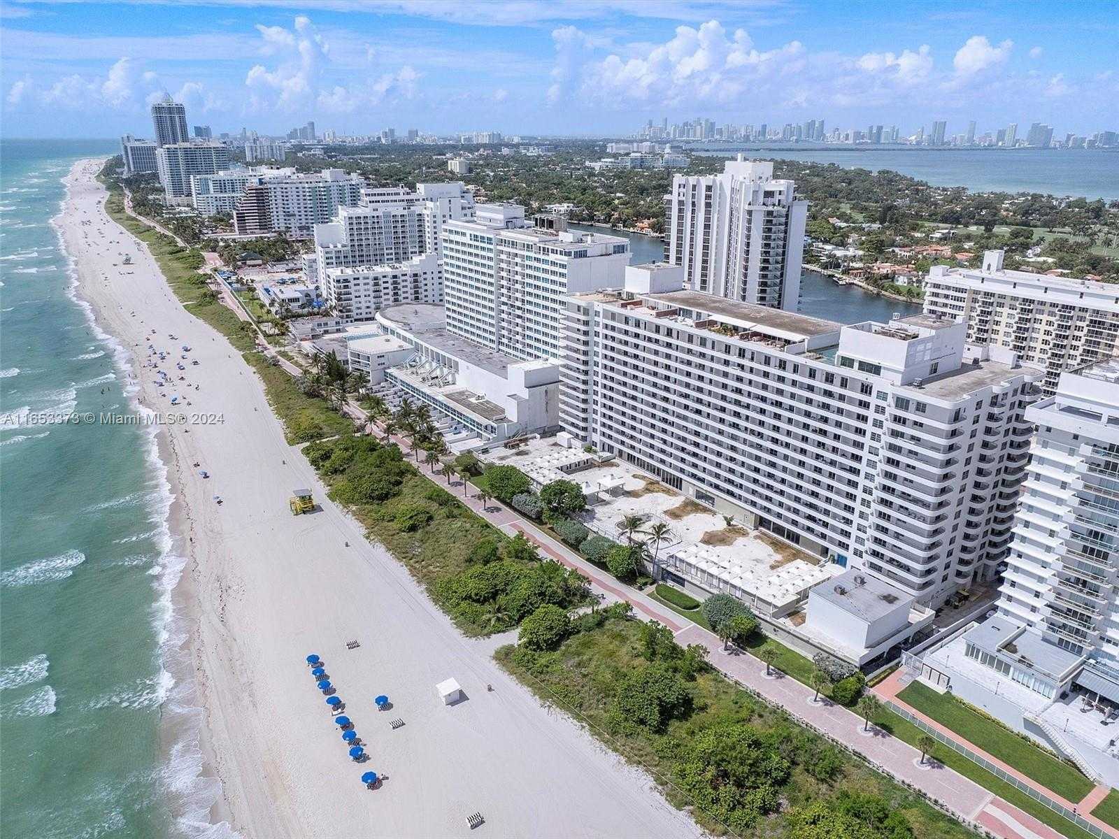 Small Image of 5555 COLLINS AVE #4S, Miami Beach Number 30
