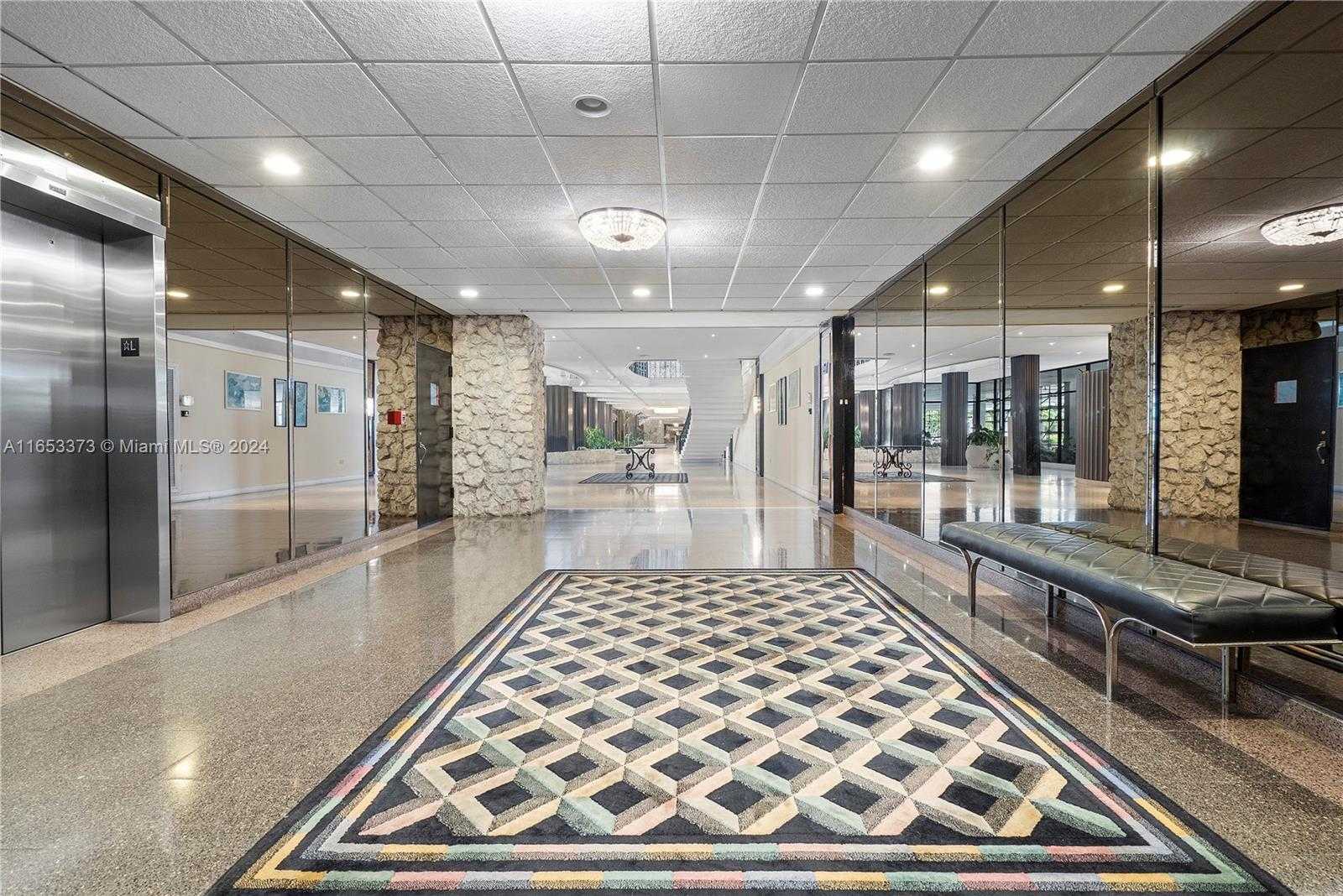 Small Image of 5555 COLLINS AVE #4S, Miami Beach Number 31