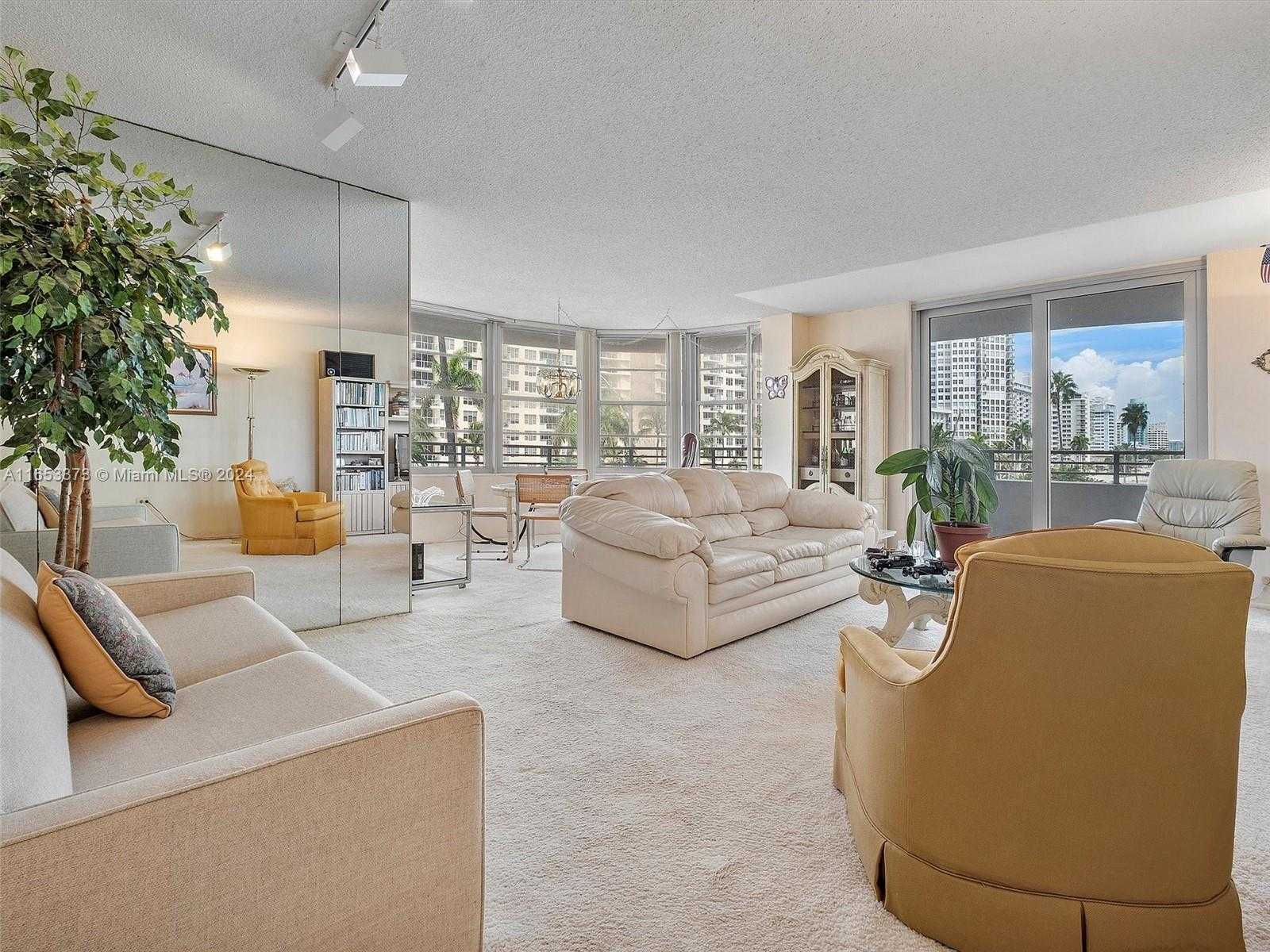 Small Image of 5555 COLLINS AVE #4S, Miami Beach Number 5