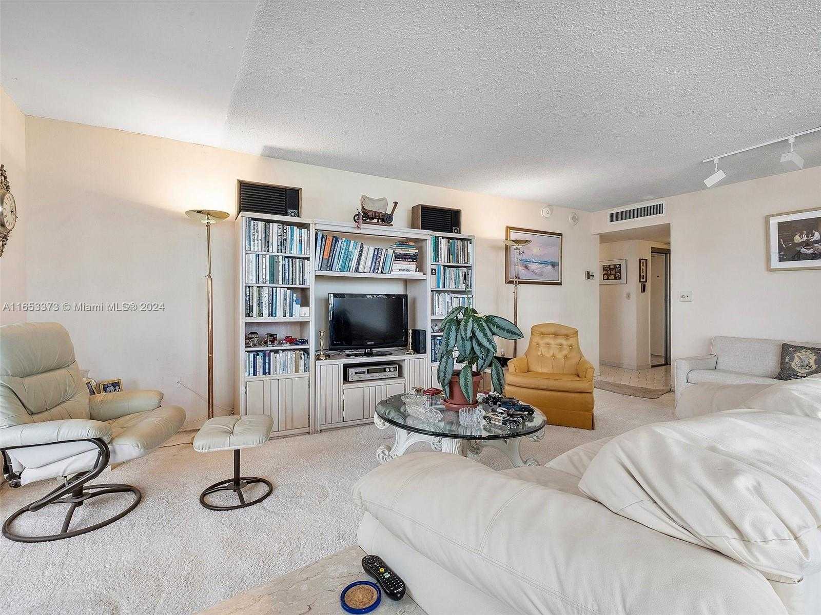 Small Image of 5555 COLLINS AVE #4S, Miami Beach Number 6