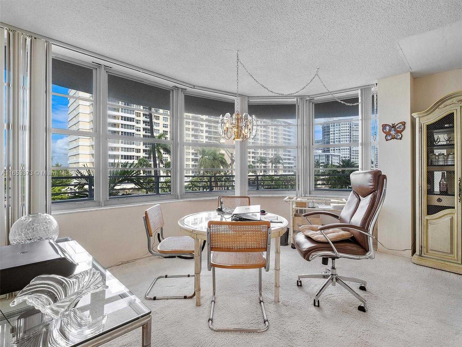 Small Image of 5555 COLLINS AVE #4S, Miami Beach Number 8