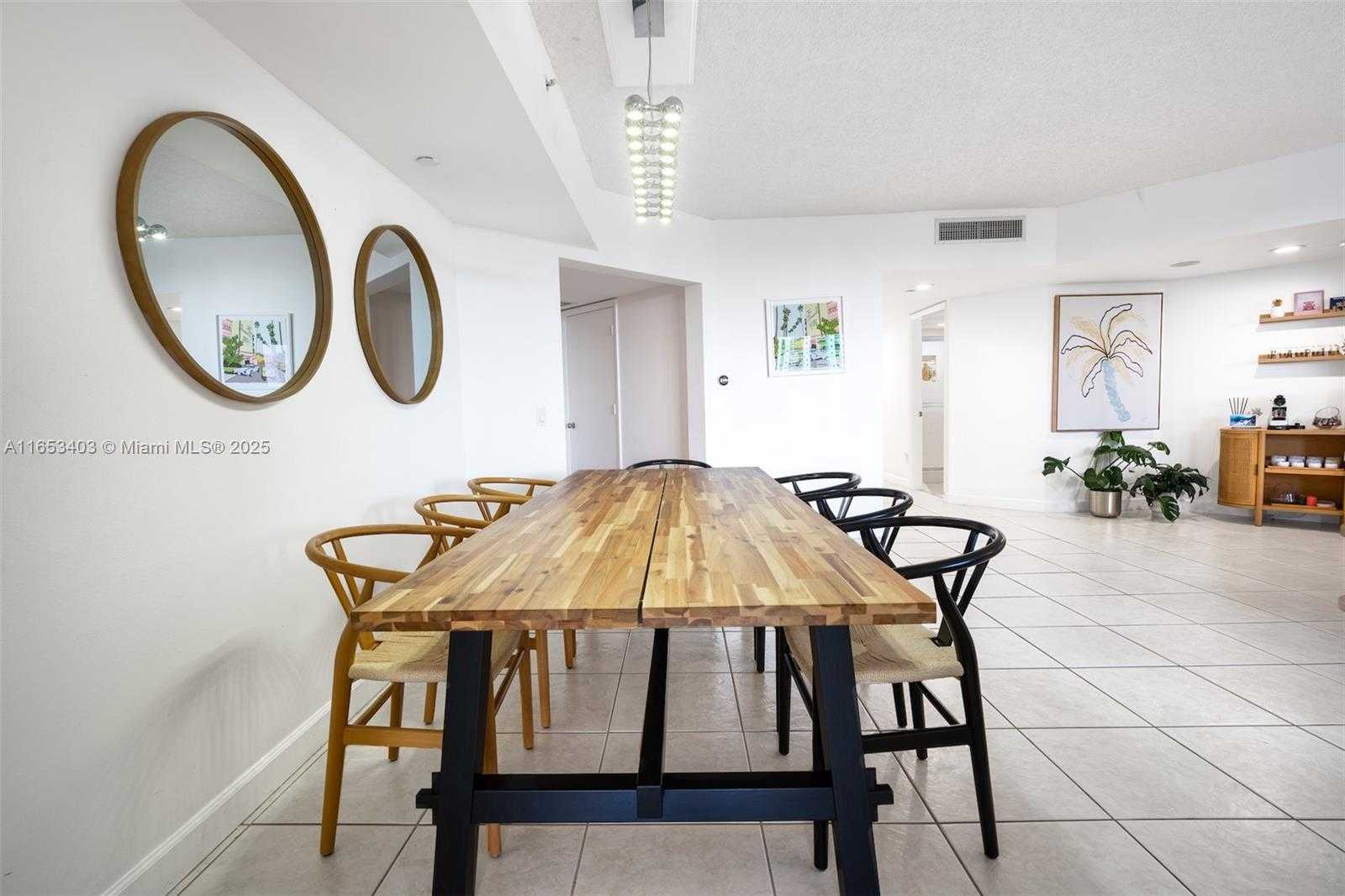 Small Image of 21055 YACHT CLUB DR #605, Aventura Number 11
