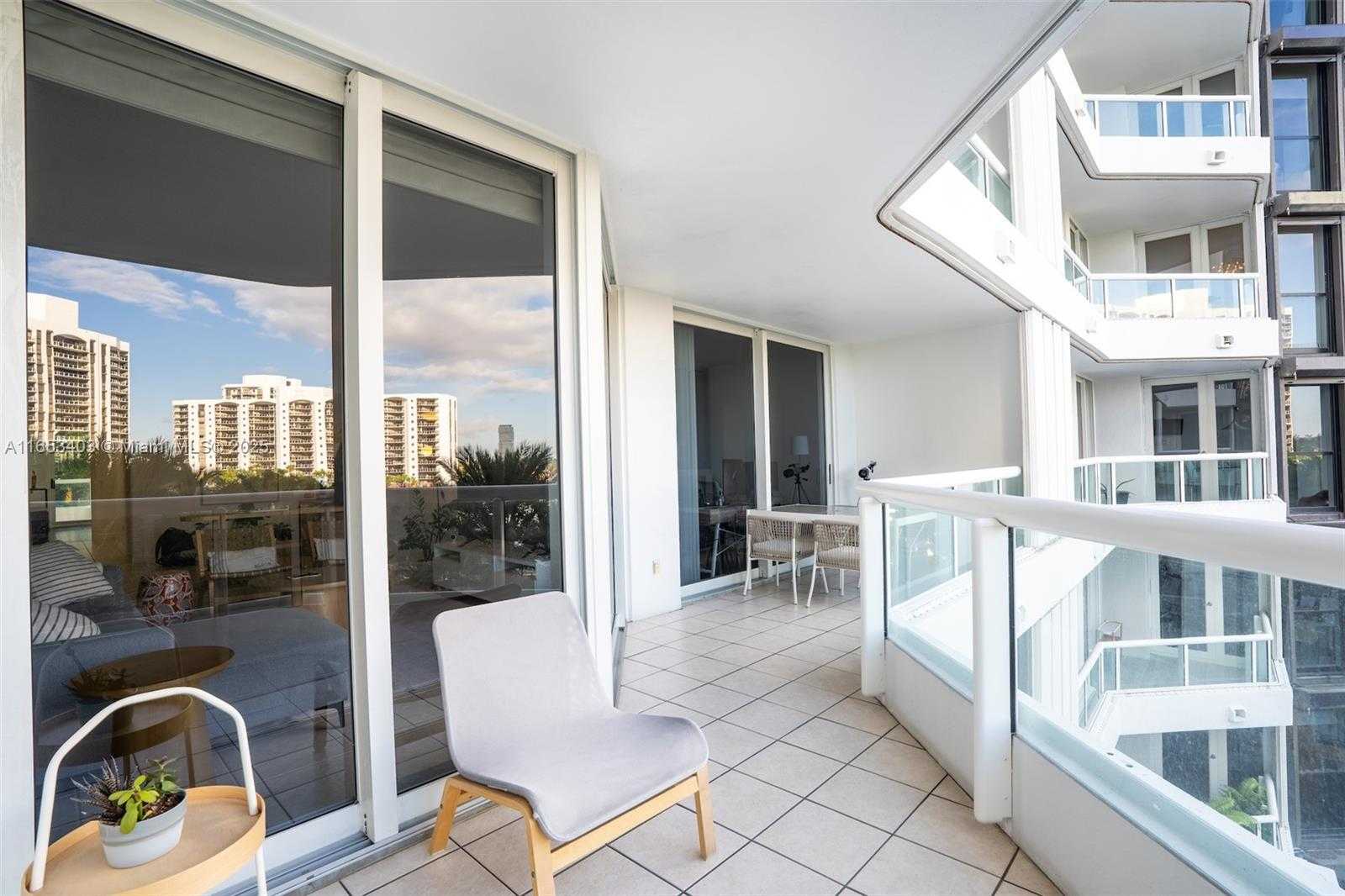 Small Image of 21055 YACHT CLUB DR #605, Aventura Number 14