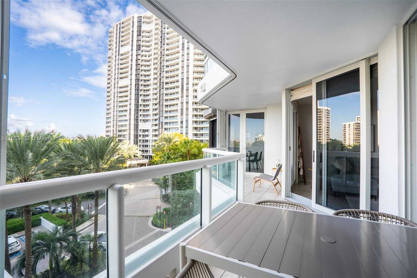 Small Image of 21055 YACHT CLUB DR #605, Aventura Number 15