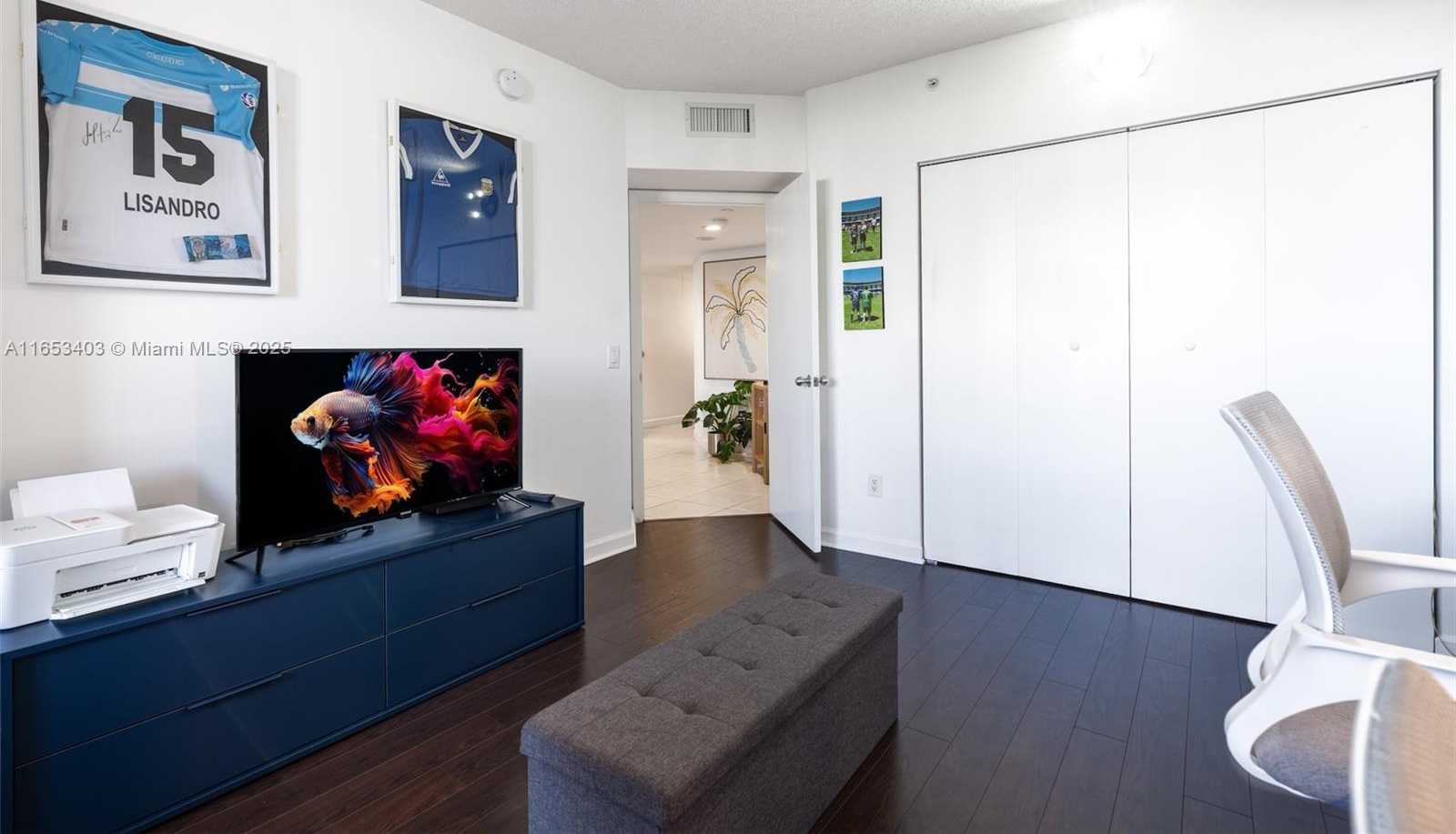 Small Image of 21055 YACHT CLUB DR #605, Aventura Number 21