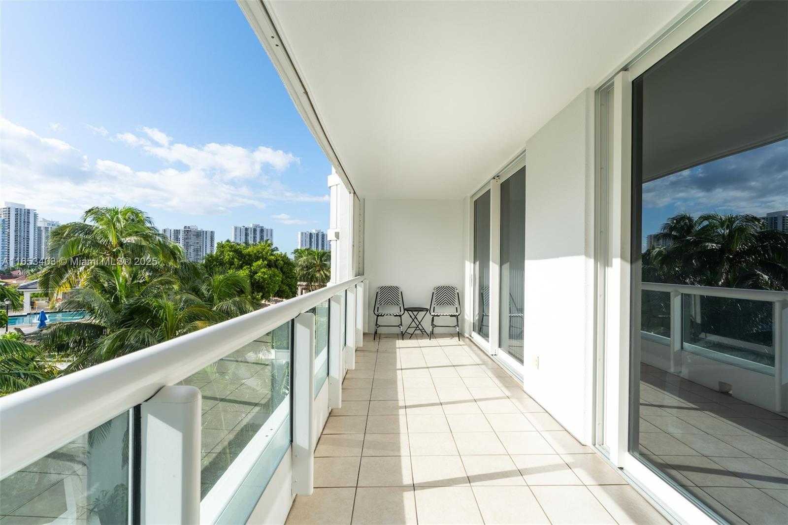Small Image of 21055 YACHT CLUB DR #605, Aventura Number 24