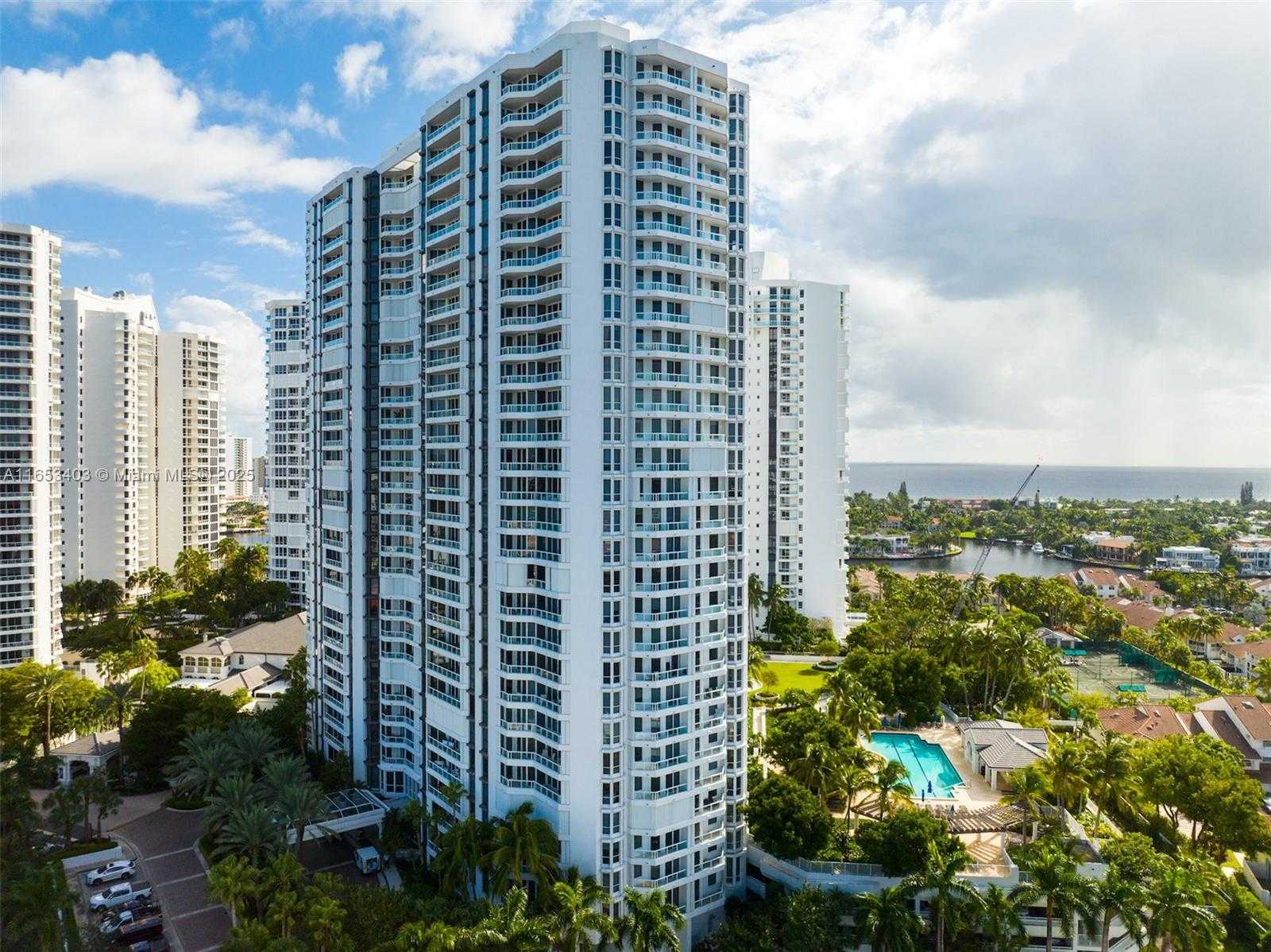 Small Image of 21055 YACHT CLUB DR #605, Aventura Number 3
