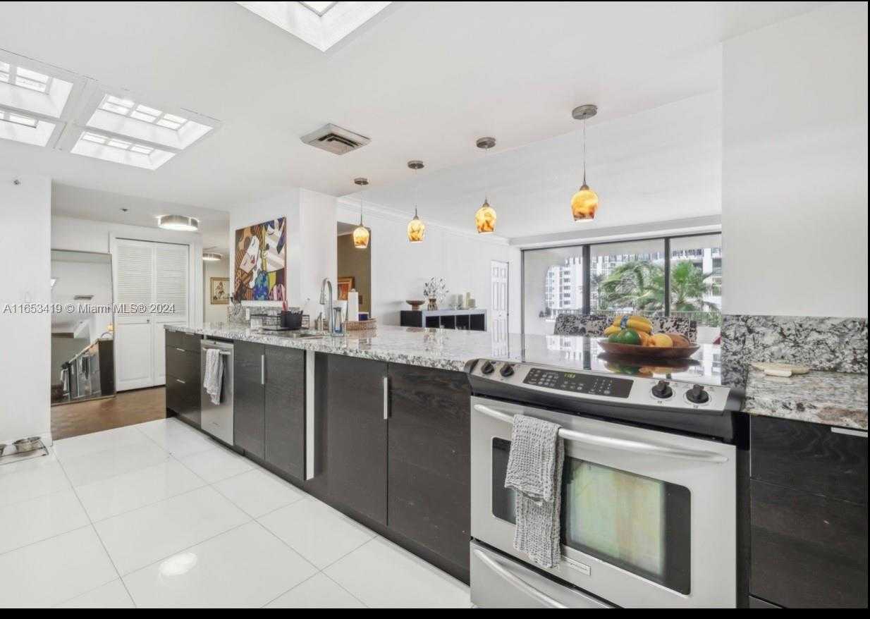 Small Image of 10205 COLLINS AVE #204, Bal Harbour Number 6