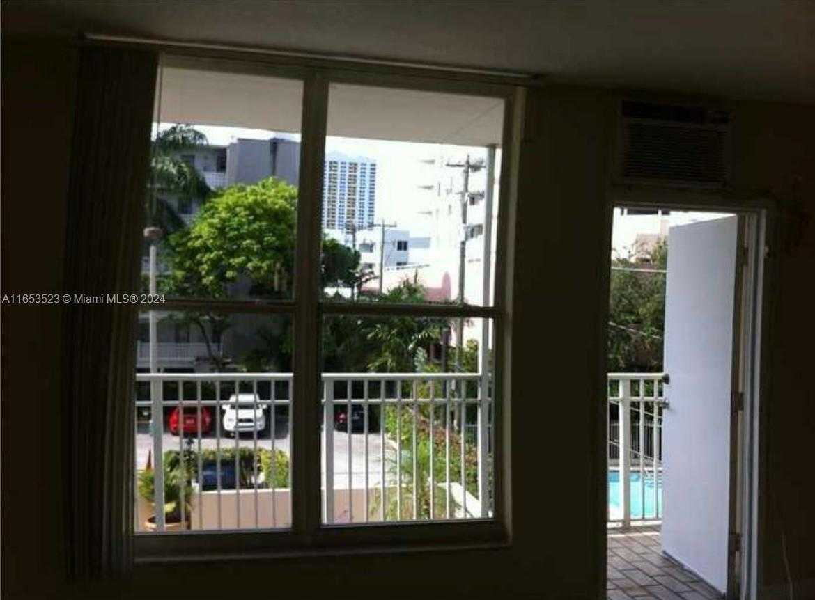 Small Image of 1300 LINCOLN RD #F306, Miami Beach Number 2