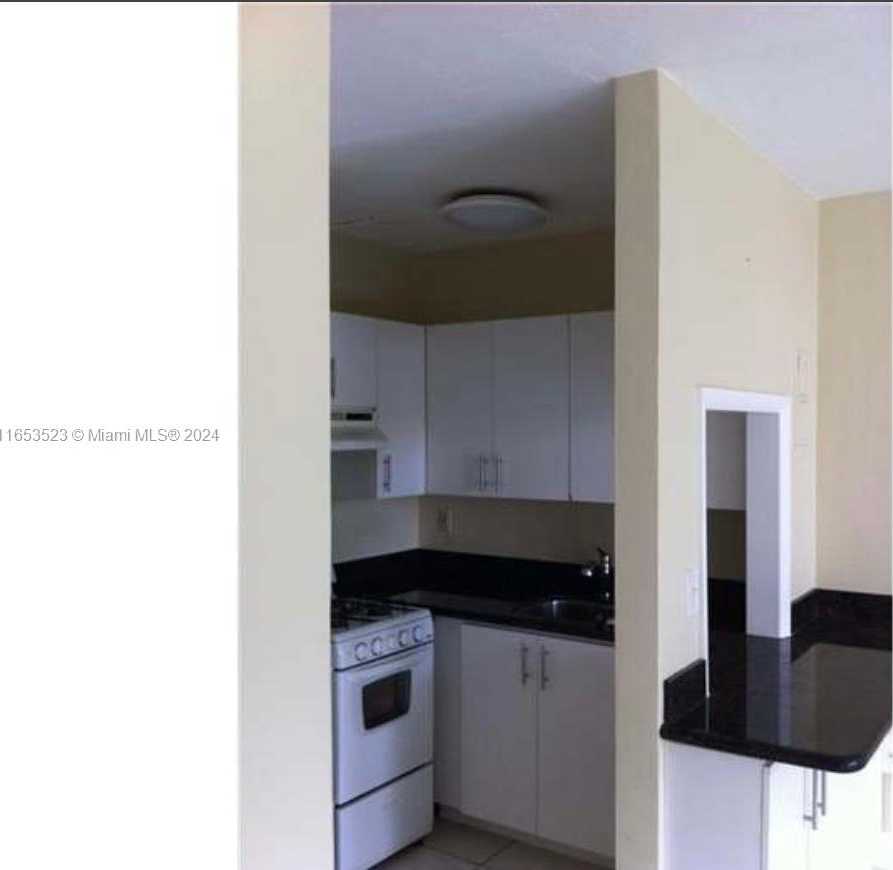 Small Image of 1300 LINCOLN RD #F306, Miami Beach Number 6