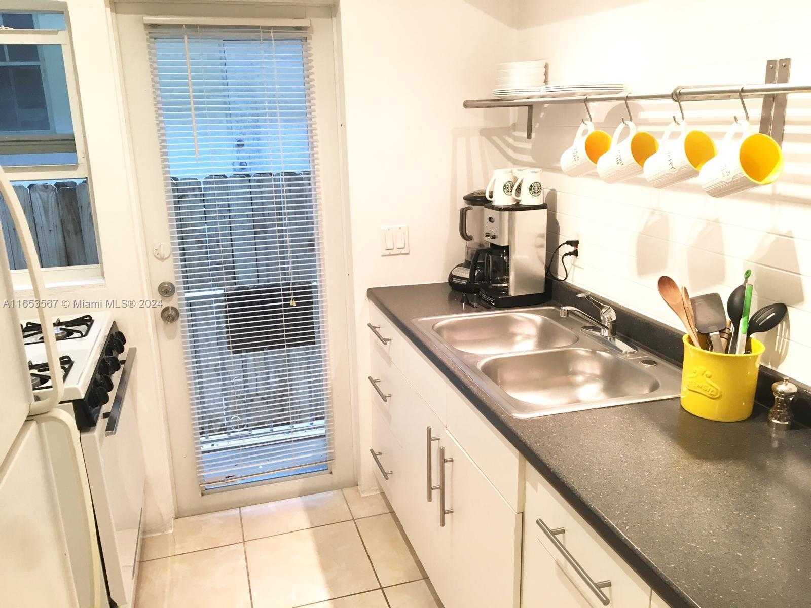 Small Image of 1228 PENNSYLVANIA AVE #3, Miami Beach Number 11
