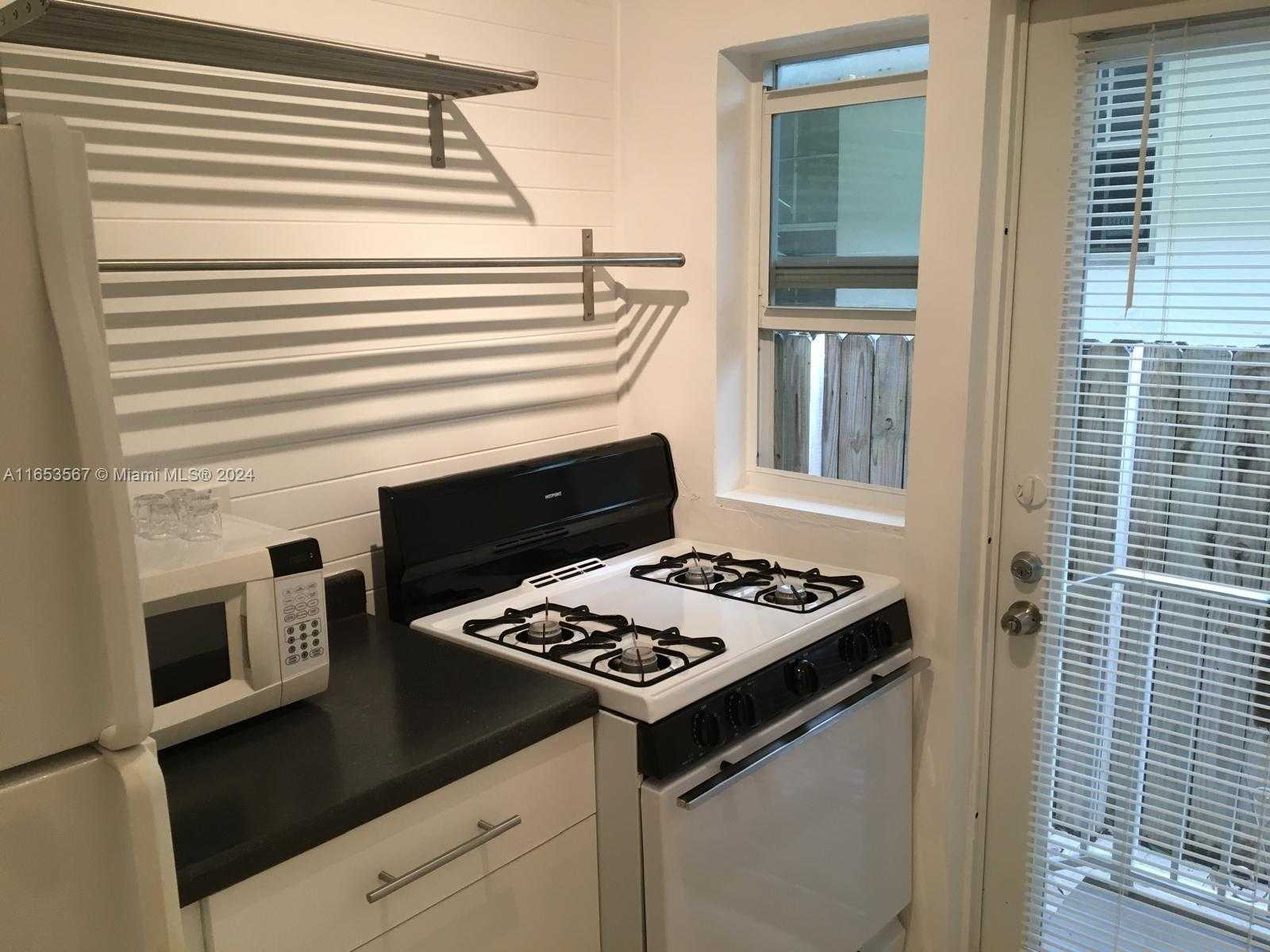 Small Image of 1228 PENNSYLVANIA AVE #3, Miami Beach Number 13