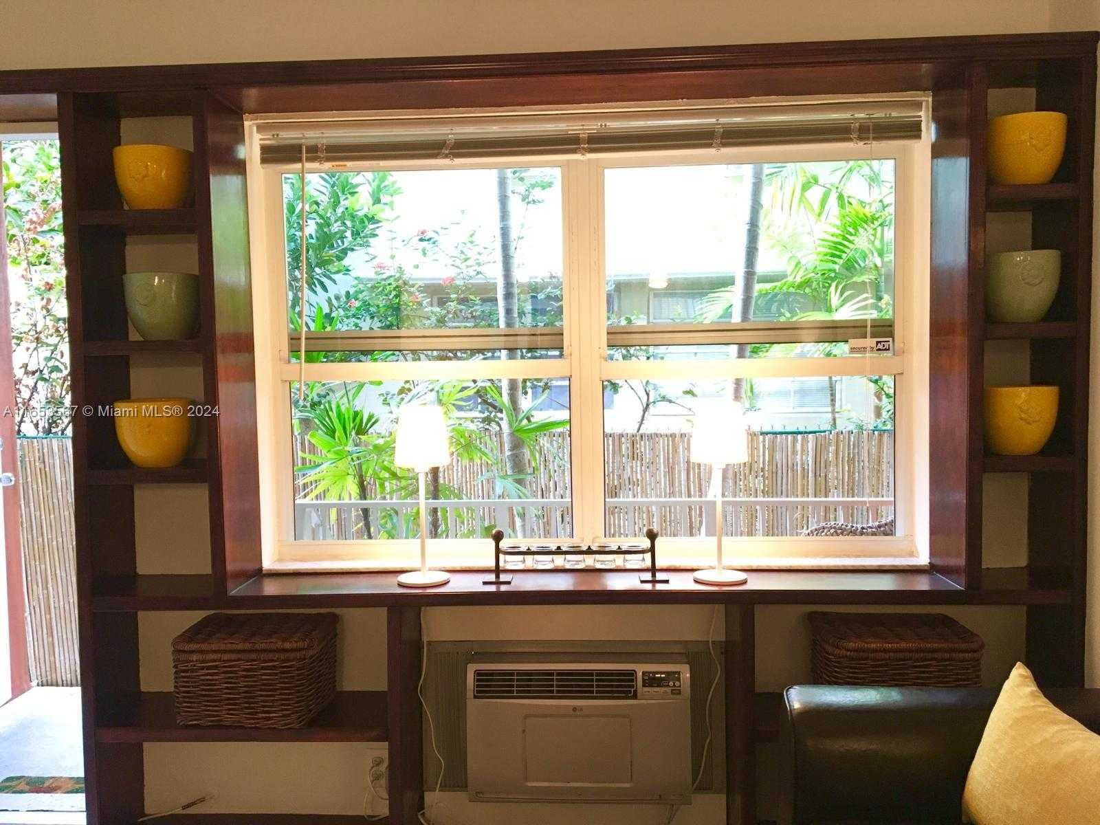 Small Image of 1228 PENNSYLVANIA AVE #3, Miami Beach Number 2