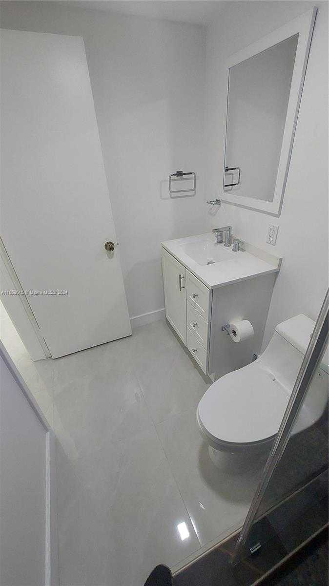 Small Image of 1201 SOUTH HILLCREST CT #102, Hollywood Number 13