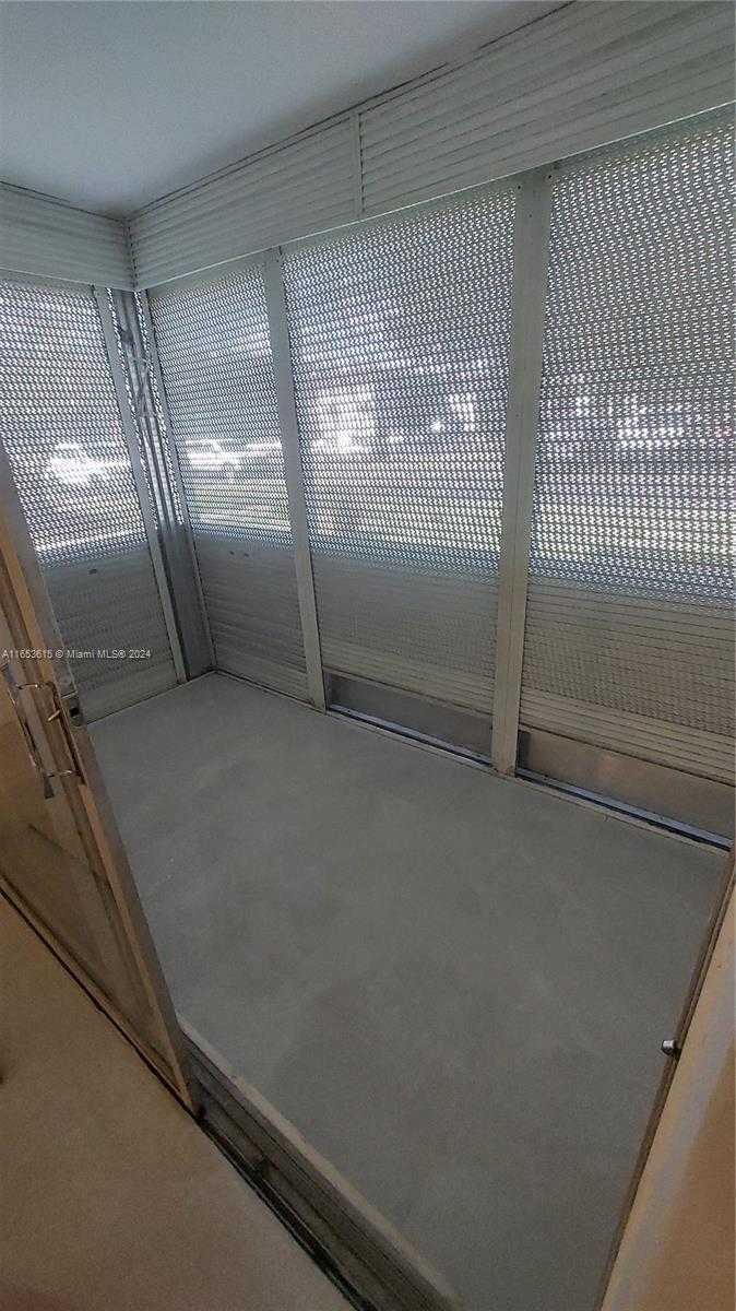 Small Image of 1201 SOUTH HILLCREST CT #102, Hollywood Number 14