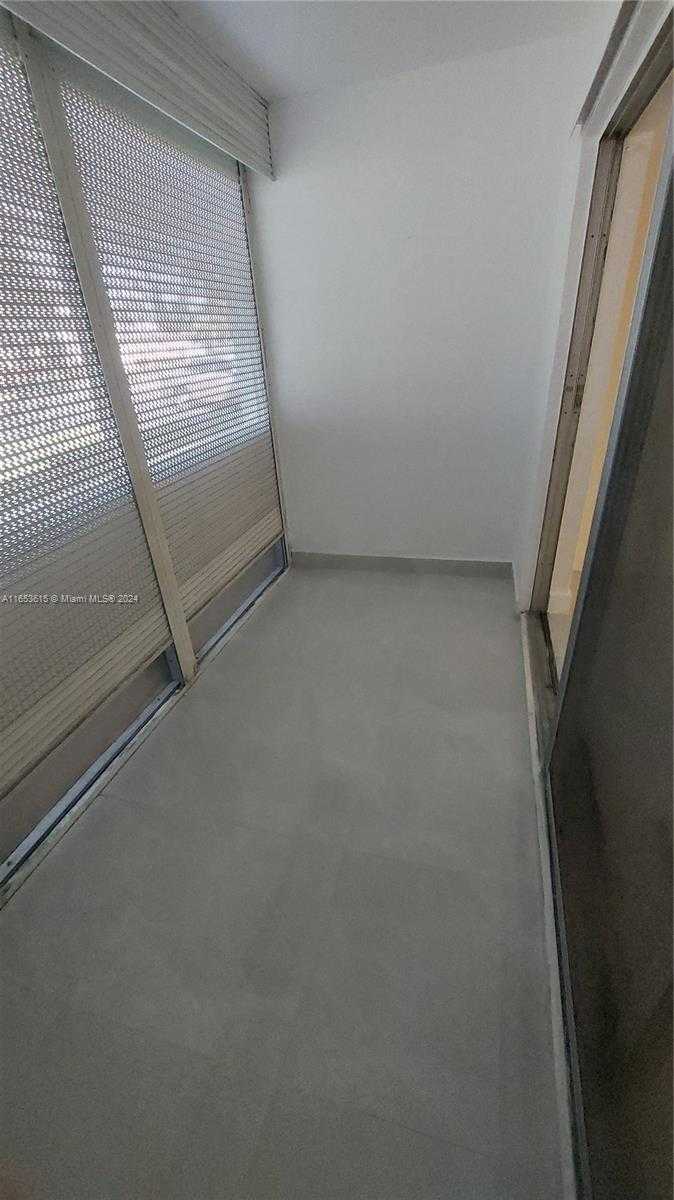 Small Image of 1201 SOUTH HILLCREST CT #102, Hollywood Number 15