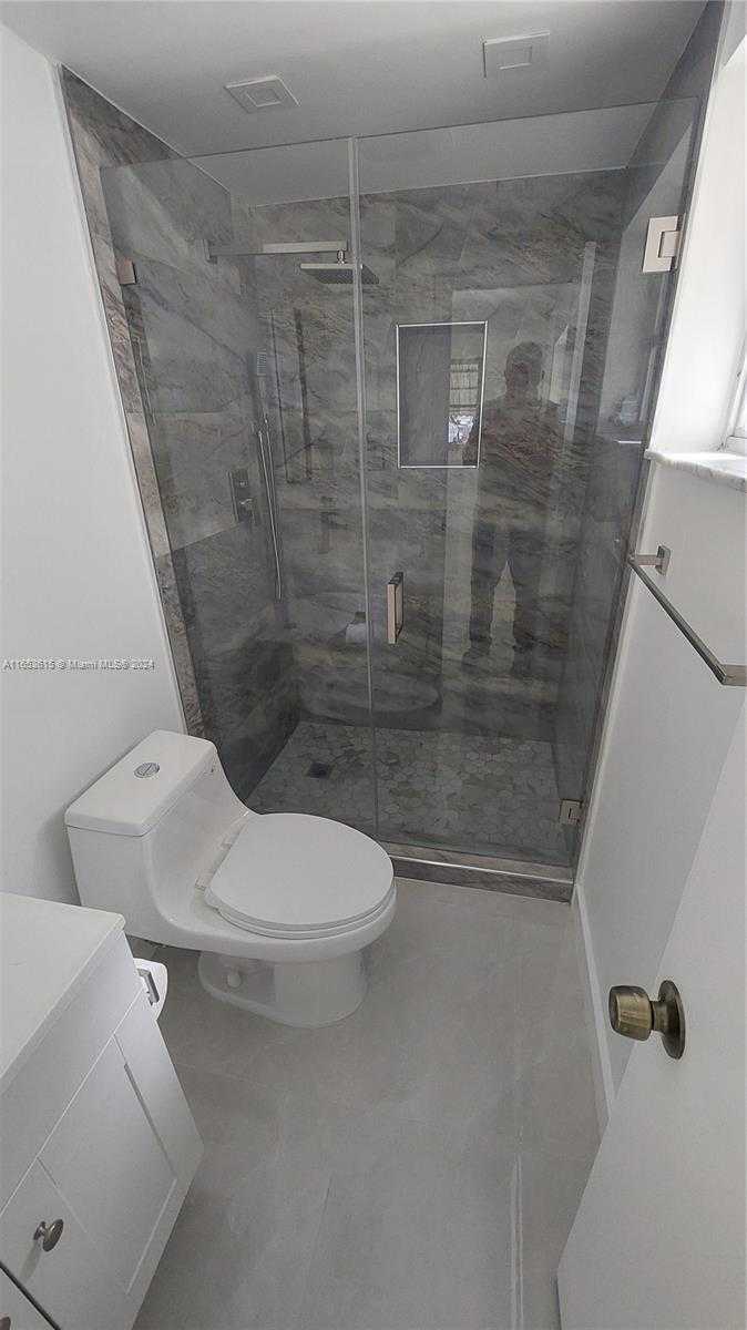 Small Image of 1201 SOUTH HILLCREST CT #102, Hollywood Number 8