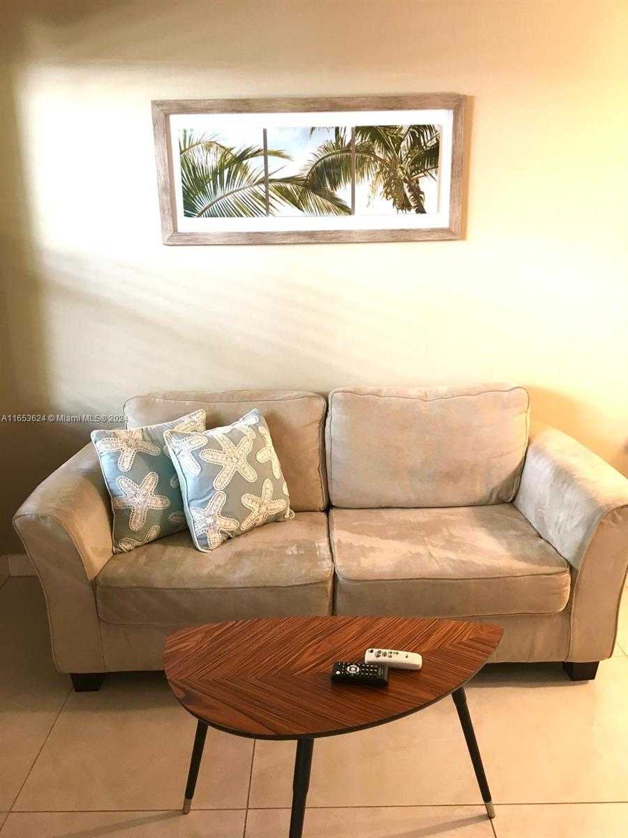 Small Image of 1228 PENNSYLVANIA AVE #2, Miami Beach Number 3