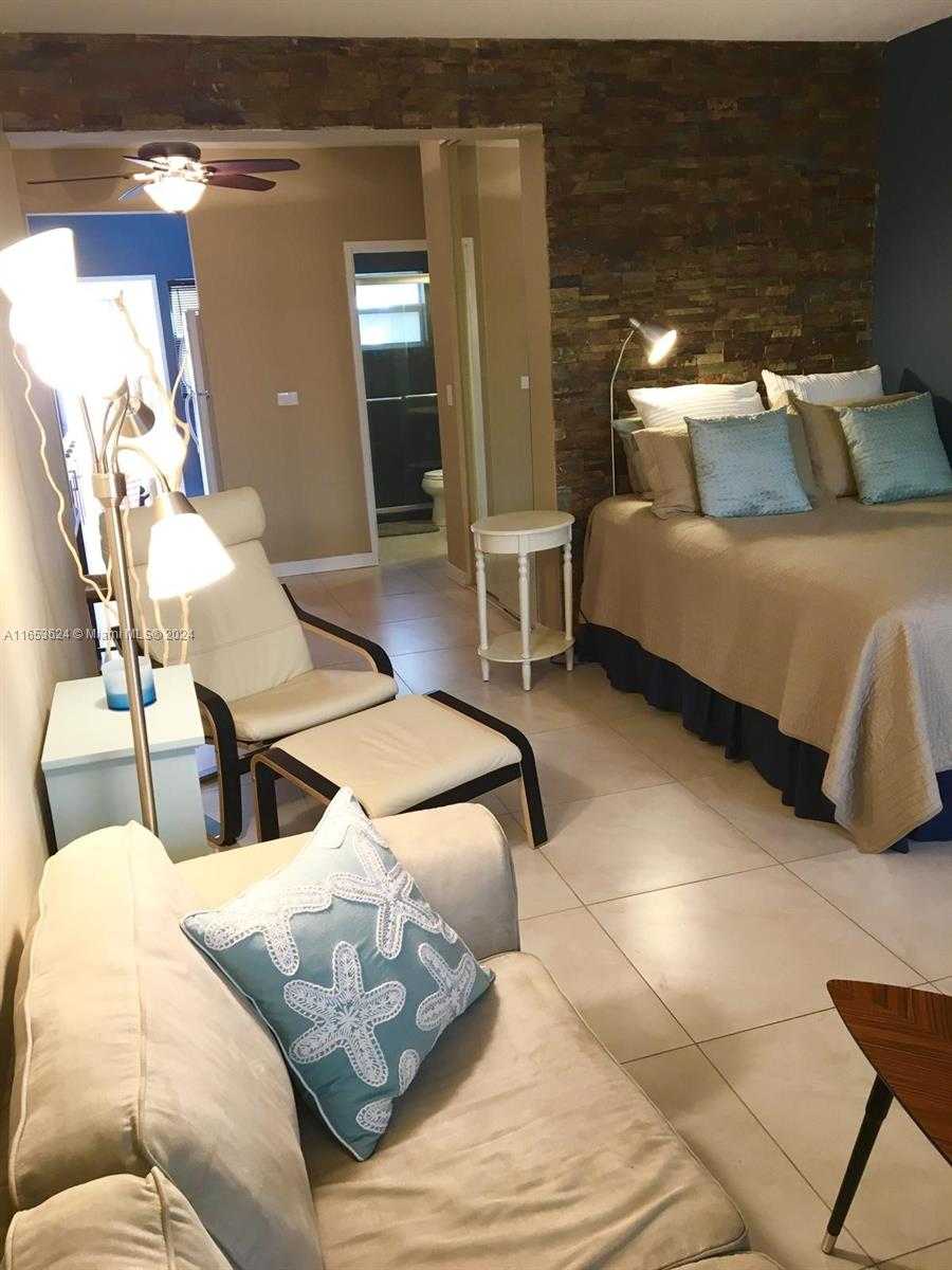 Small Image of 1228 PENNSYLVANIA AVE #2, Miami Beach Number 4