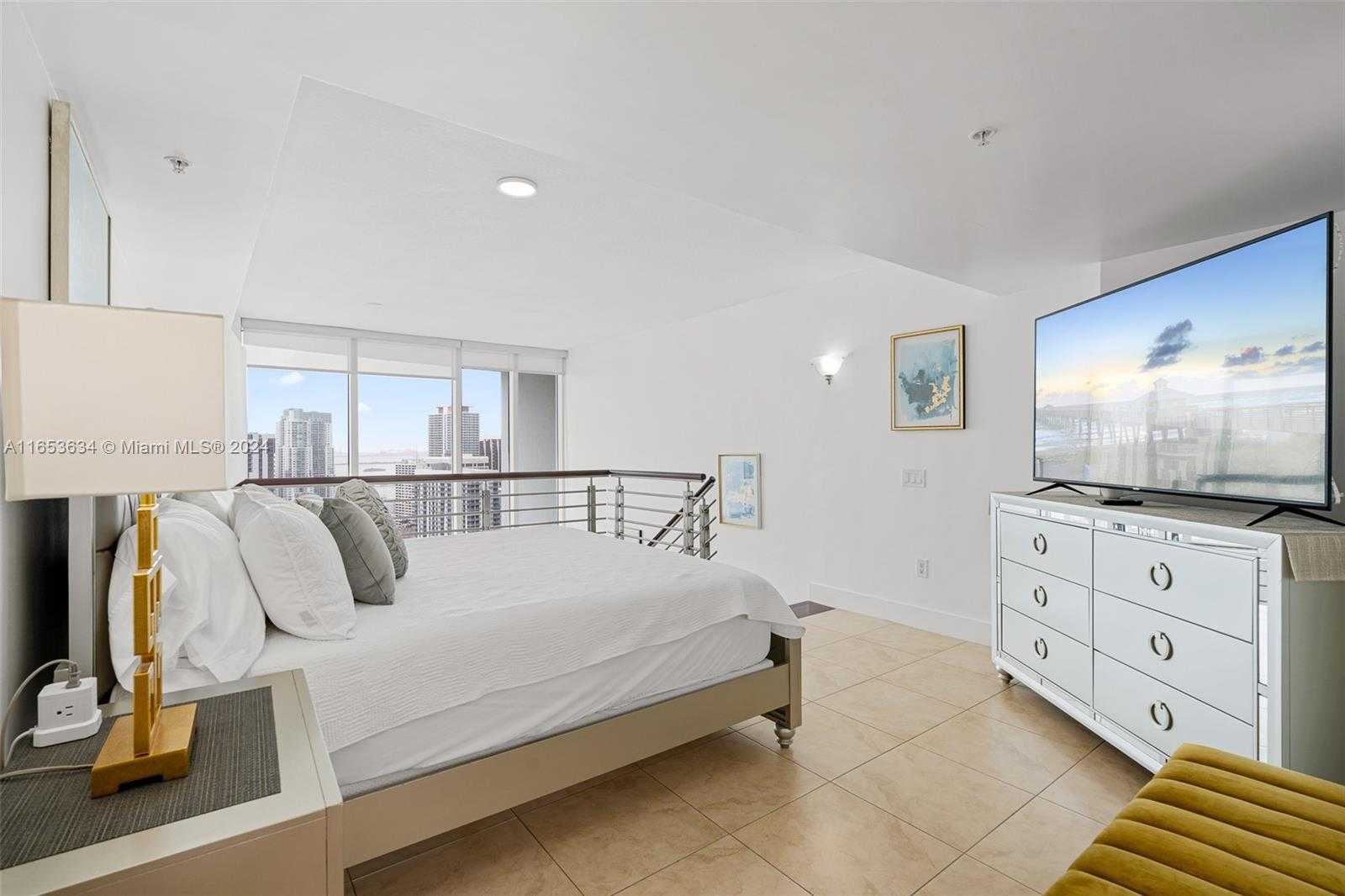 Small Image of 41 SOUTH EAST 5TH ST #2311, Miami Number 17