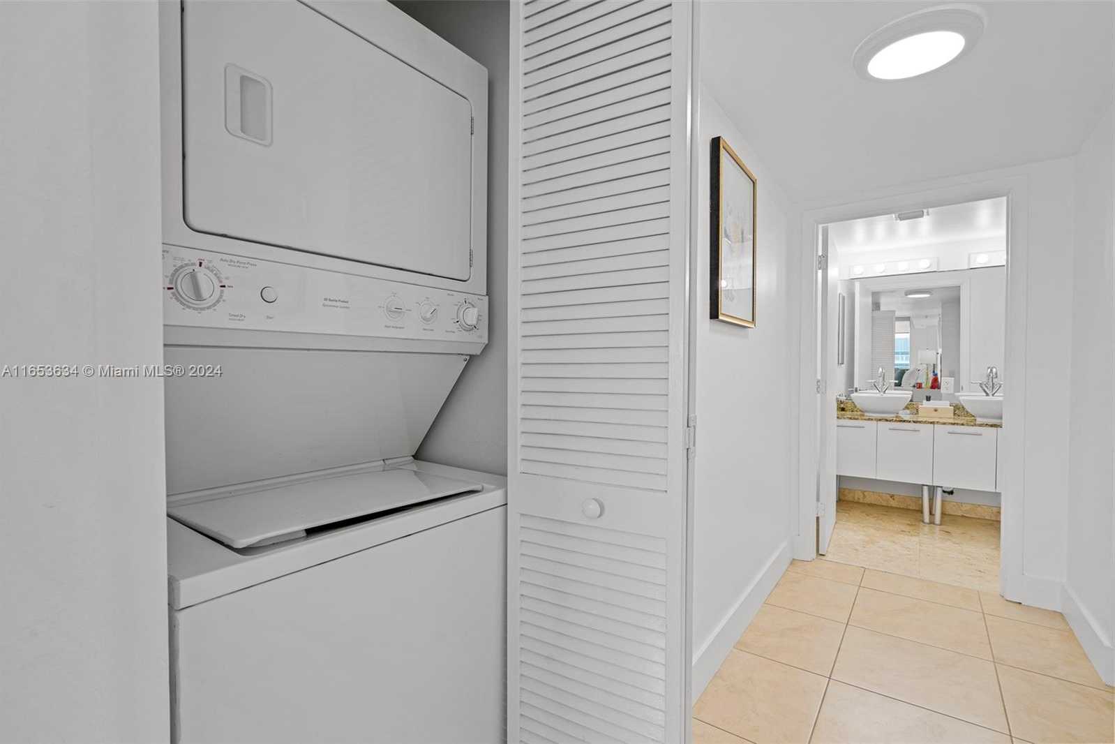 Small Image of 41 SOUTH EAST 5TH ST #2311, Miami Number 19